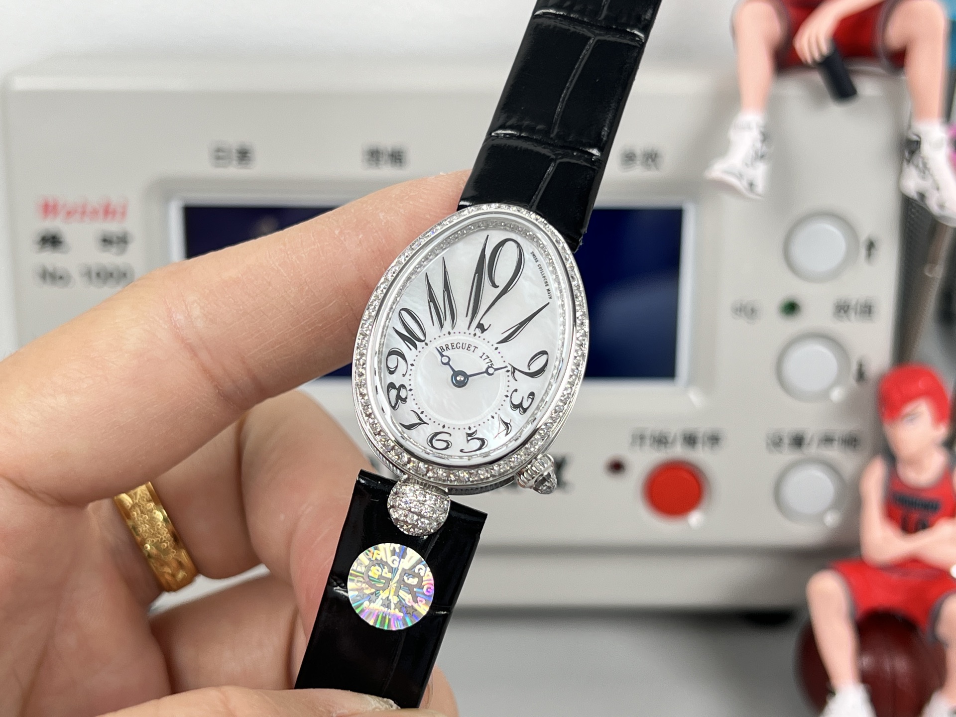 Breguet Reine de Naples 8928BB / 5W / 944 / DD0D3L diamond-set white gold case / diamond-set bezel / mother-of-pearl dial / black leather strap 33mm Women's Automatic