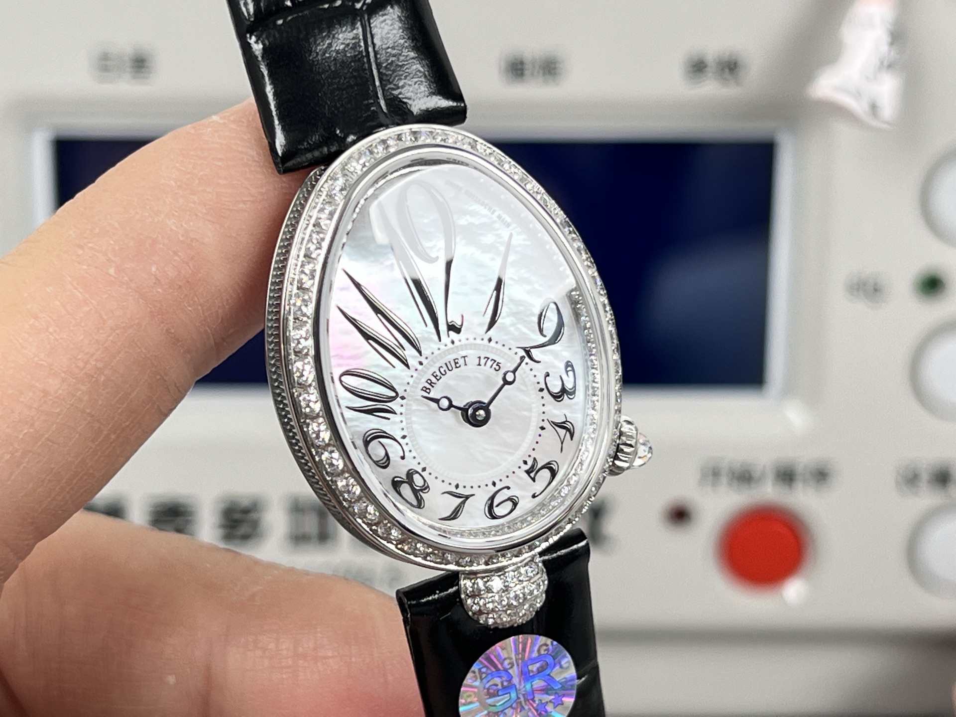 Breguet Reine de Naples 8928BB / 5W / 944 / DD0D3L diamond-set white gold case / diamond-set bezel / mother-of-pearl dial / black leather strap 33mm Women's Automatic