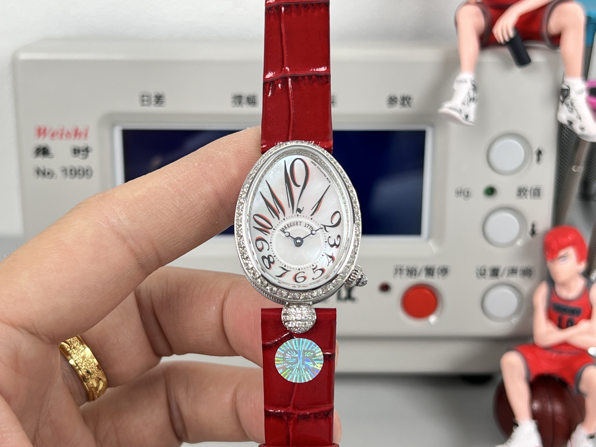 Breguet Reine de Naples 8928BB / 5P / 944 / D0OD3L pink strap, white diamond-set case / bezel, mother-of-pearl dial 33mm Women's Automatic