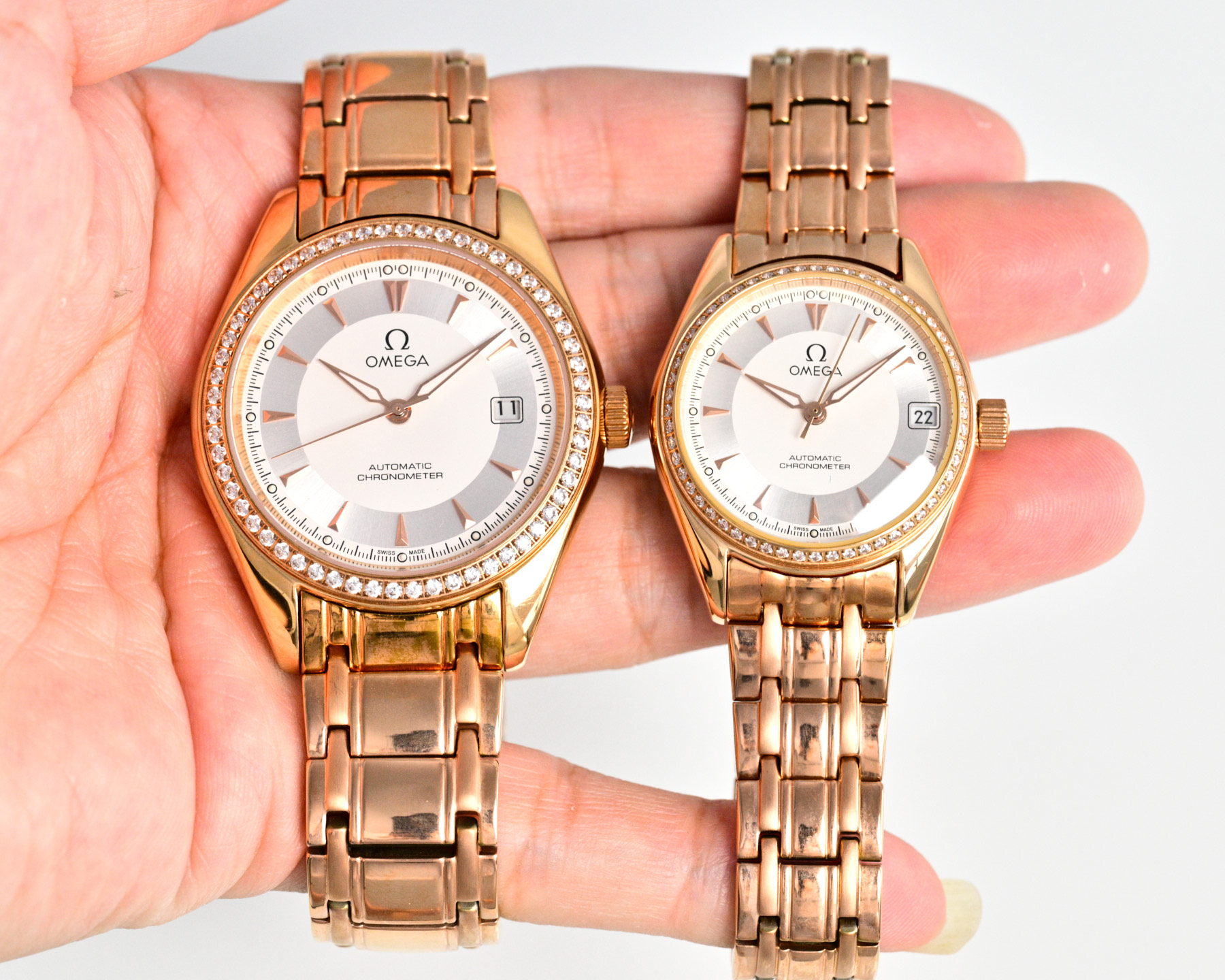 Omega De Ville Boîtier doré rose, lunette en diamant, cadran crème, bracelet doré rose 39 mm Automatique pour homme