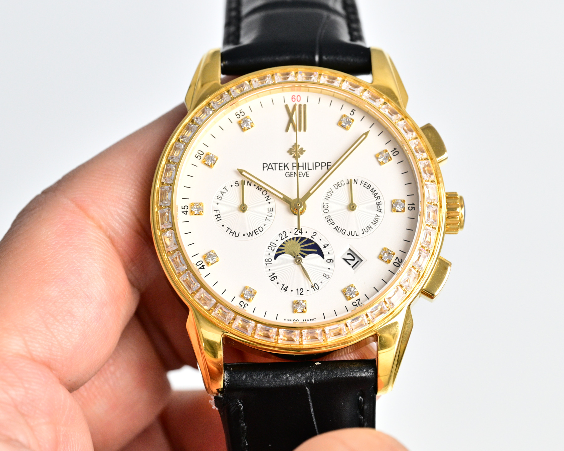 Patek Philippe Grandi Complicazioni Calendario annuale Fasi lunari quadrante bianco, lunetta con diamanti, cassa argentata, cinturino in pelle nera 42 mm Automatico da uomo