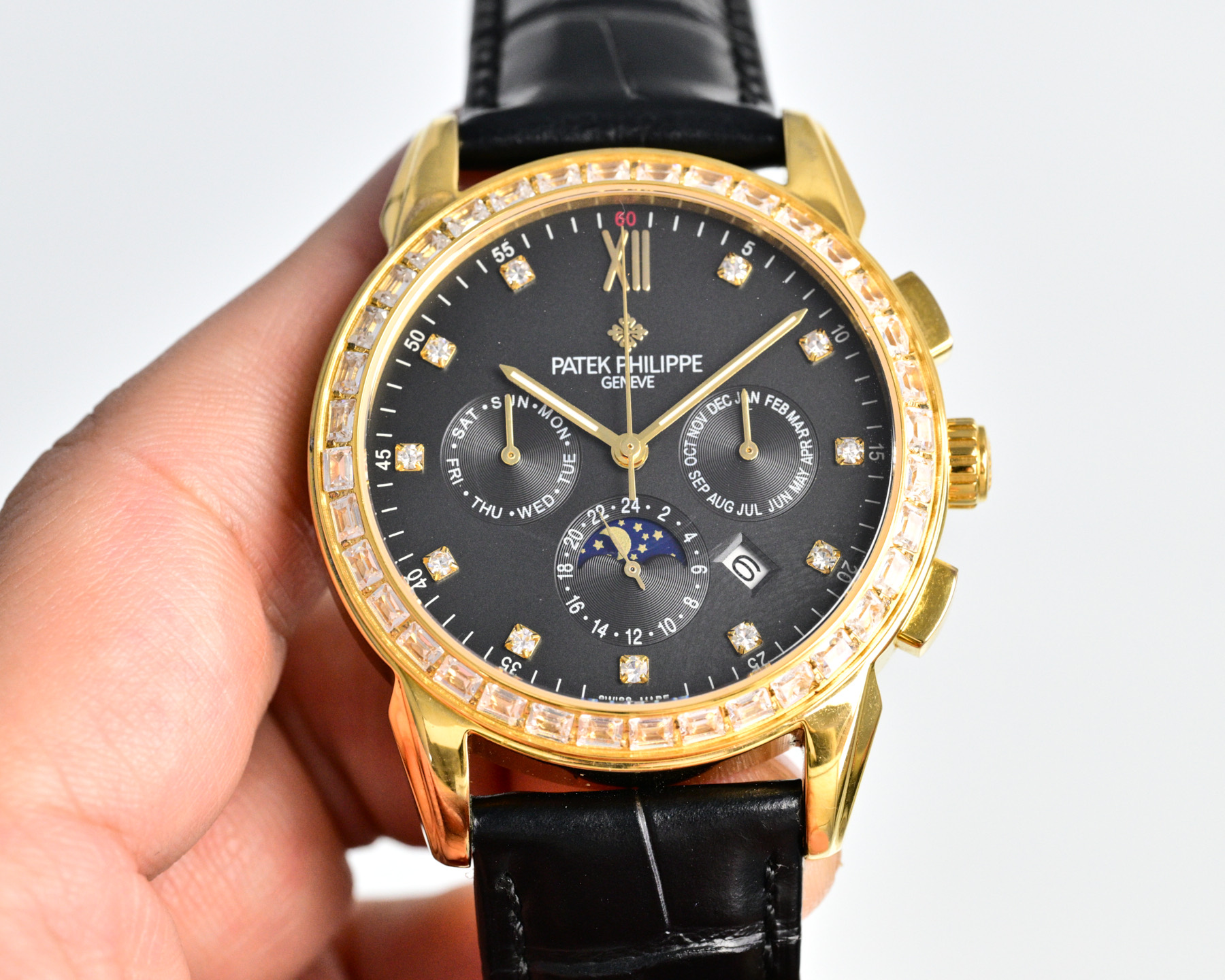 Patek Philippe Grandi Complicazioni Calendario annuale Fasi lunari quadrante bianco, lunetta con diamanti, cassa argentata, cinturino in pelle nera 42 mm Automatico da uomo