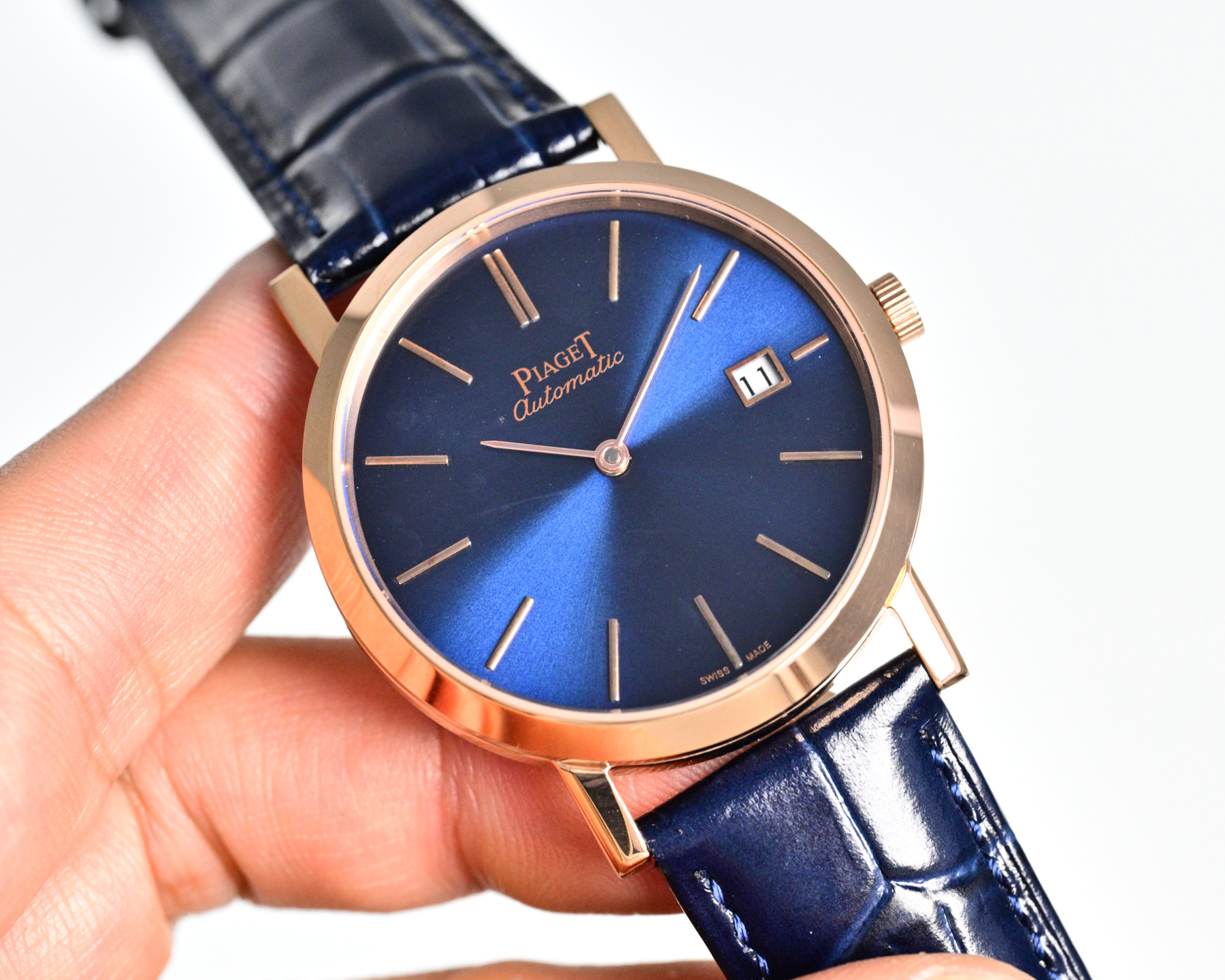 Piaget Altiplano Date yellow gold case and bezel, green sunburst dial, brown leather strap 38mm Men's Automatic