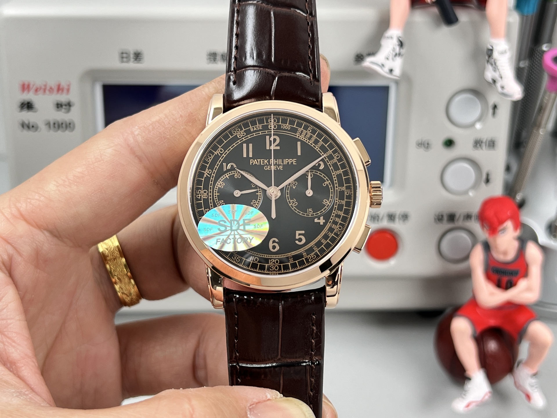 Patek Philippe Chronograph 5170R rose gold case, black dial, brown leather strap 39.4mm Men's Mechanical