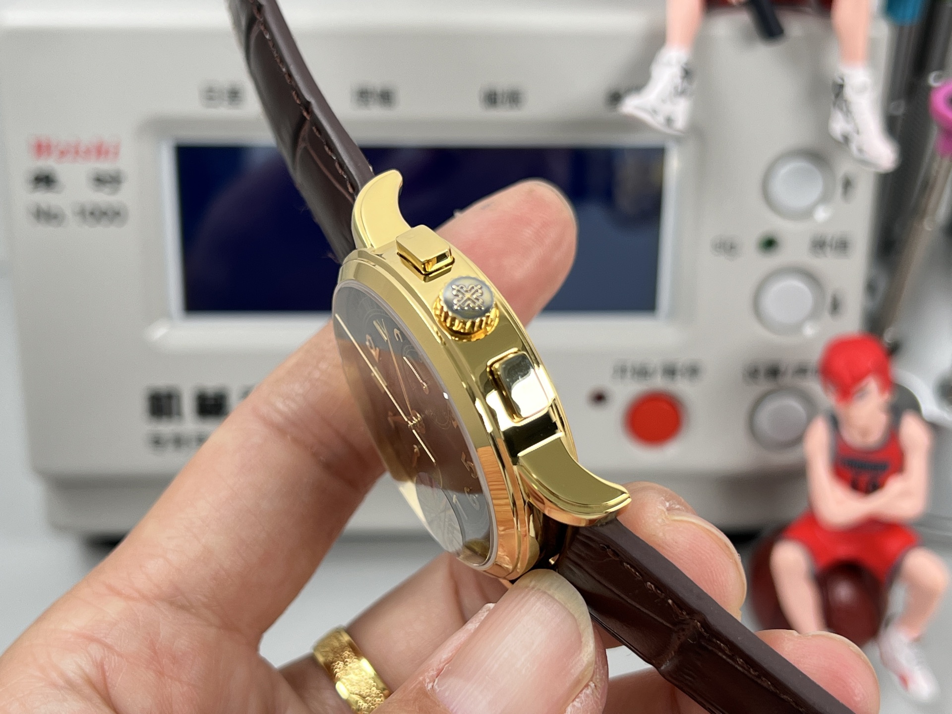 Patek Philippe Calatrava Chronograph yellow gold case, gold bezel, brown dial, brown leather strap 39mm Men's Automatic