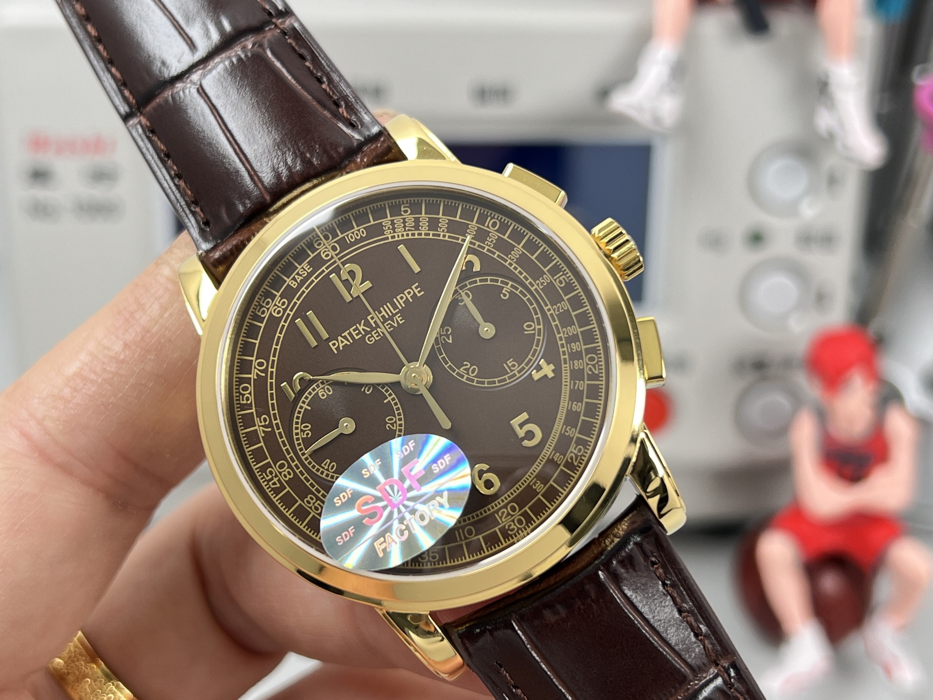 Patek Philippe Calatrava Chronograph yellow gold case, gold bezel, brown dial, brown leather strap 39mm Men's Automatic
