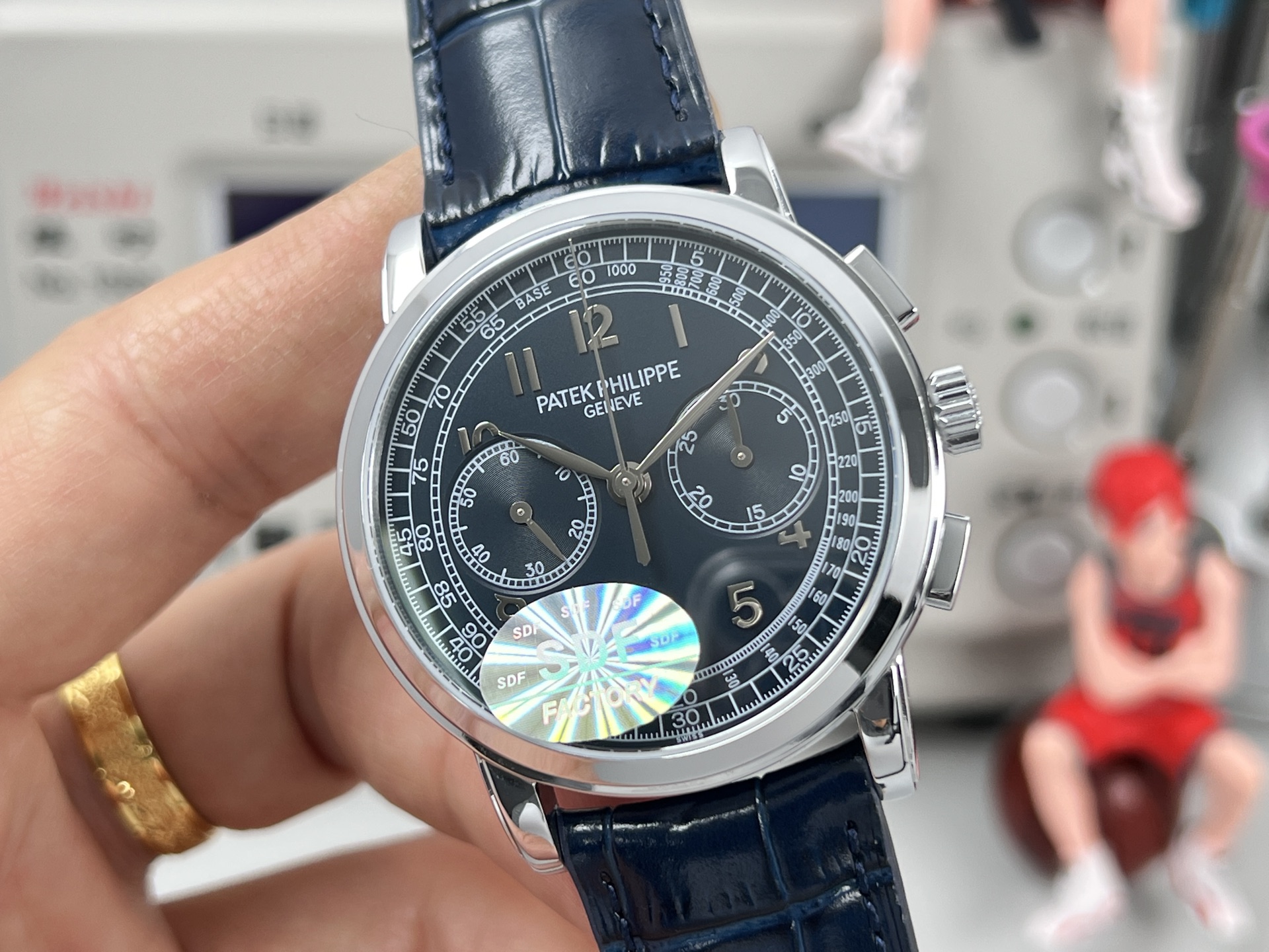 Patek Philippe 5070P Chronograph platinum case, dark blue dial, blue leather strap 42mm Men's Manual-wind