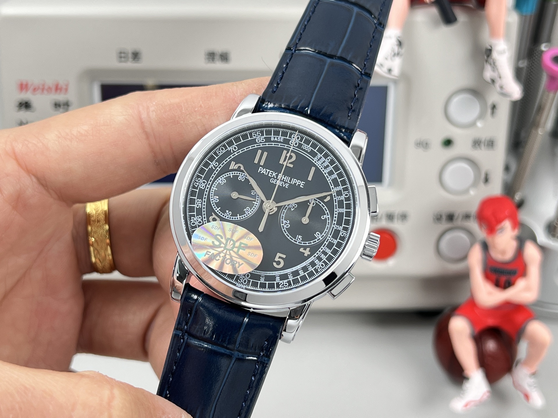 Patek Philippe 5070P Chronograph platinum case, dark blue dial, blue leather strap 42mm Men's Manual-wind