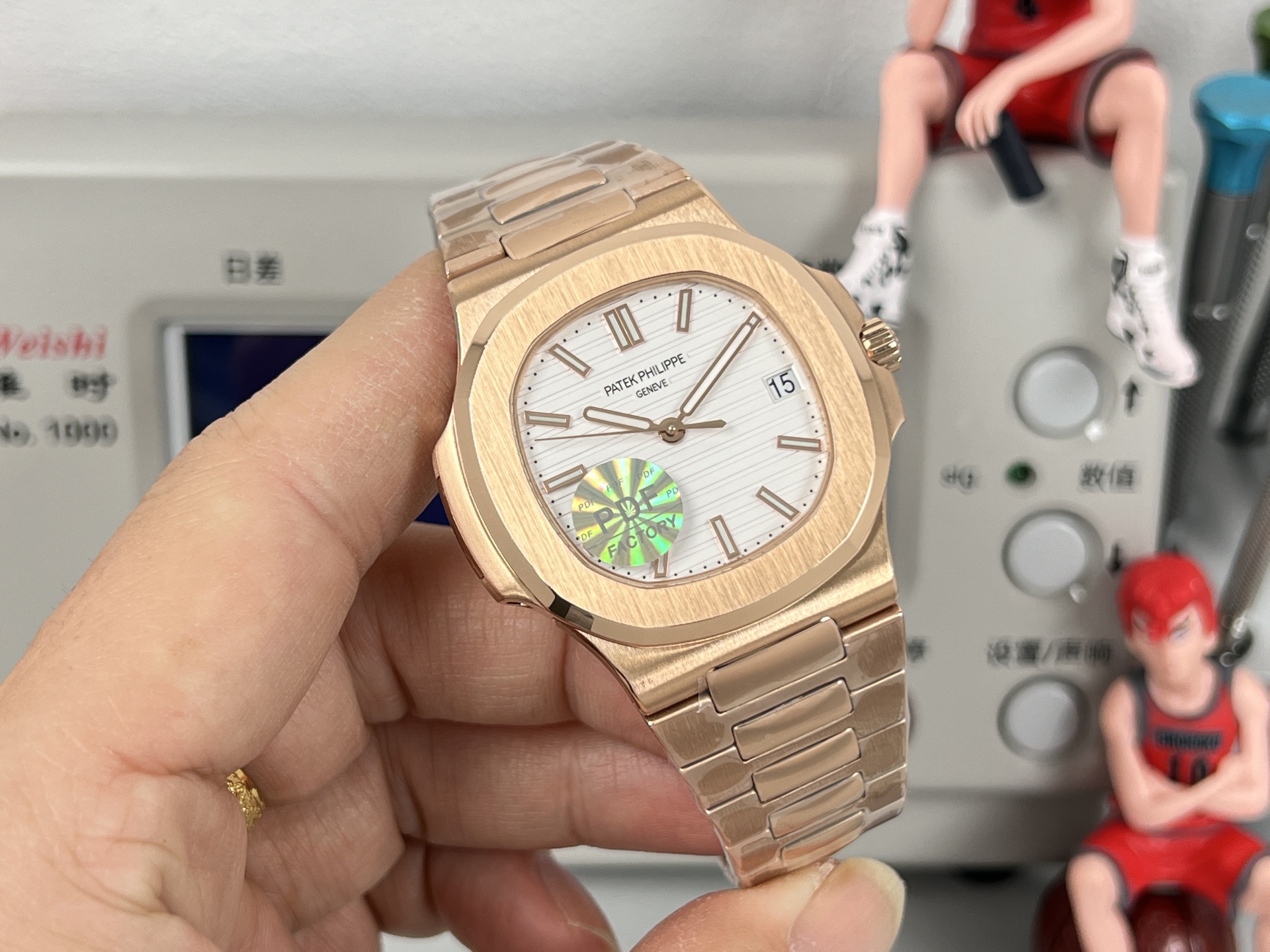 Patek Philippe Nautilus 5711 / 1R-001 rose gold case and bracelet, brown dial 40mm Men's Automatic