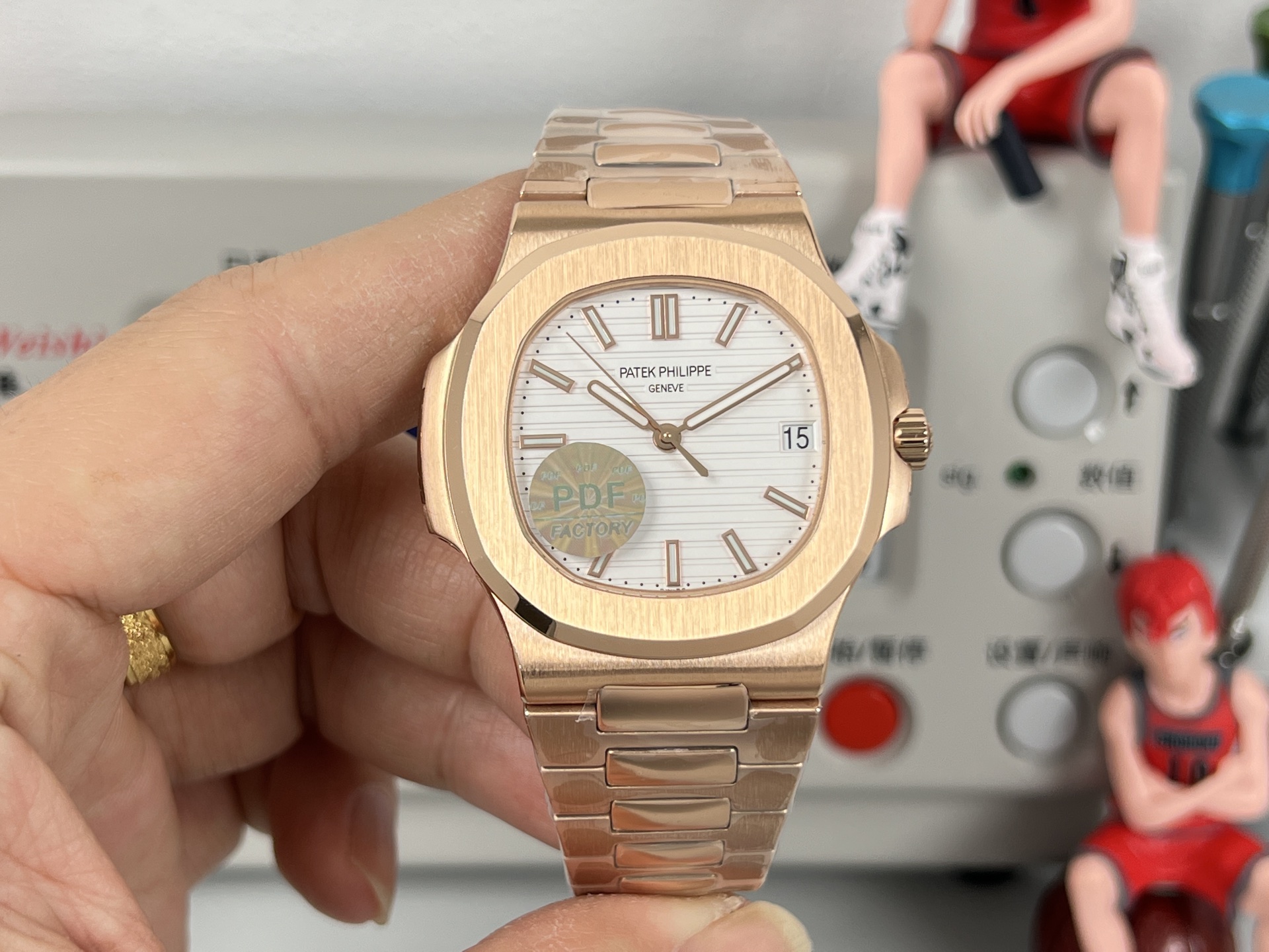 Patek Philippe Nautilus 5711 / 1R-001 rose gold case and bracelet, brown dial 40mm Men's Automatic