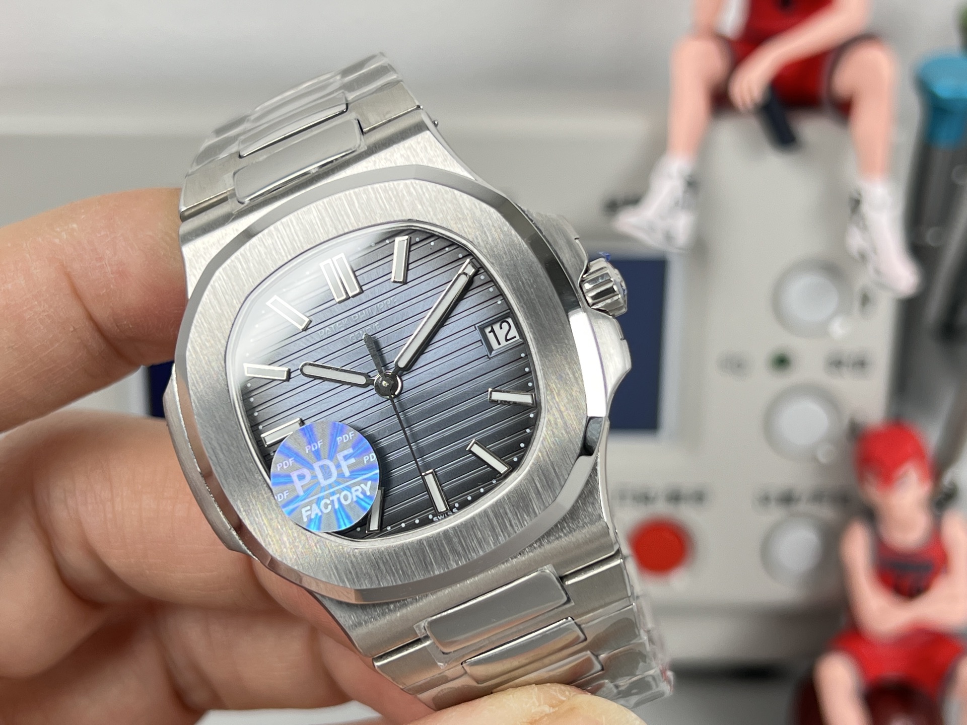 Patek Philippe Nautilus 5711 / 1A-010 stainless steel case and bracelet, blue-gray dial 40mm Men's Automatic