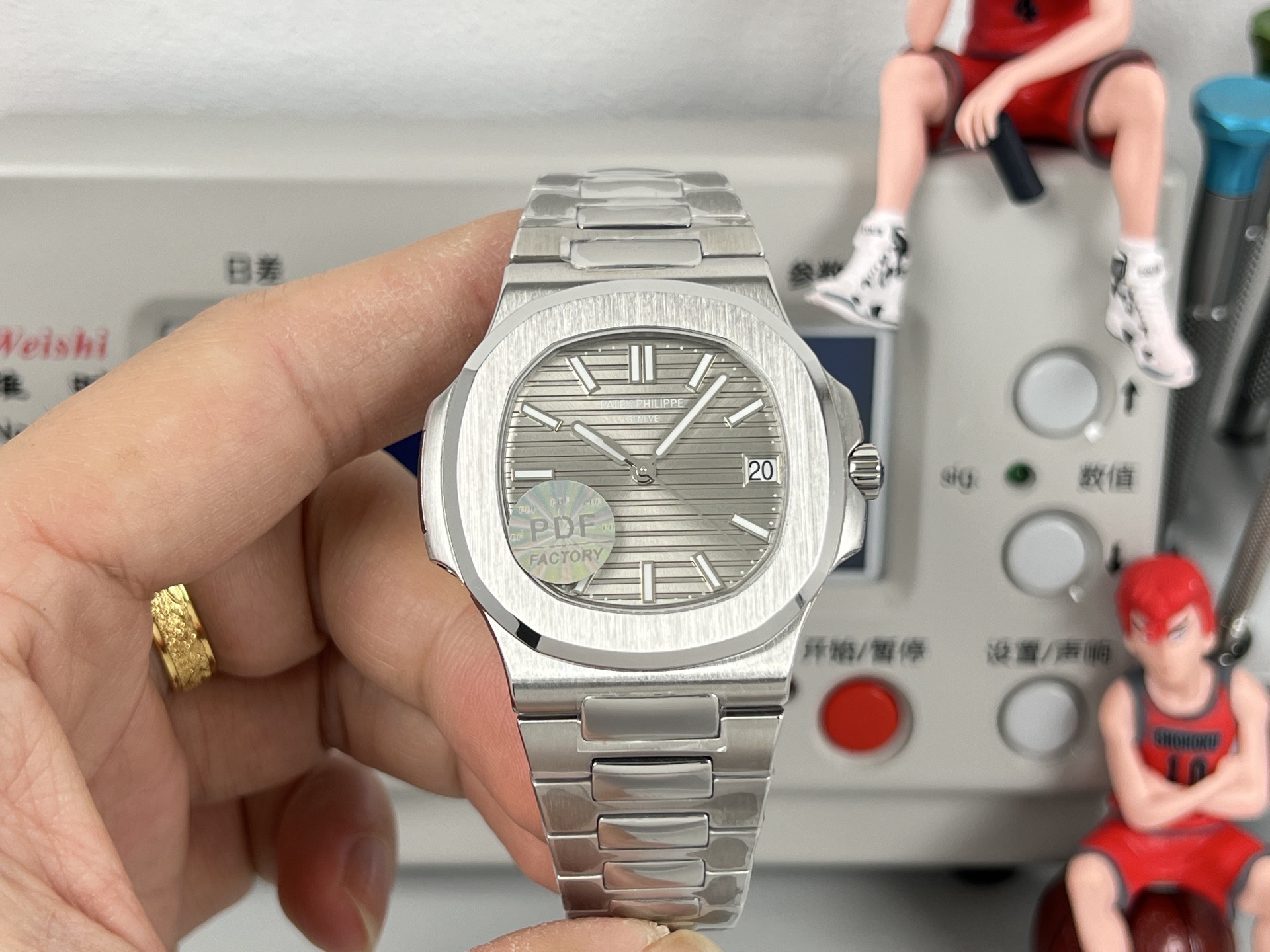 Patek Philippe Nautilus 5711 / 1A-010 stainless steel case and bracelet, black dial 40mm Men's Automatic