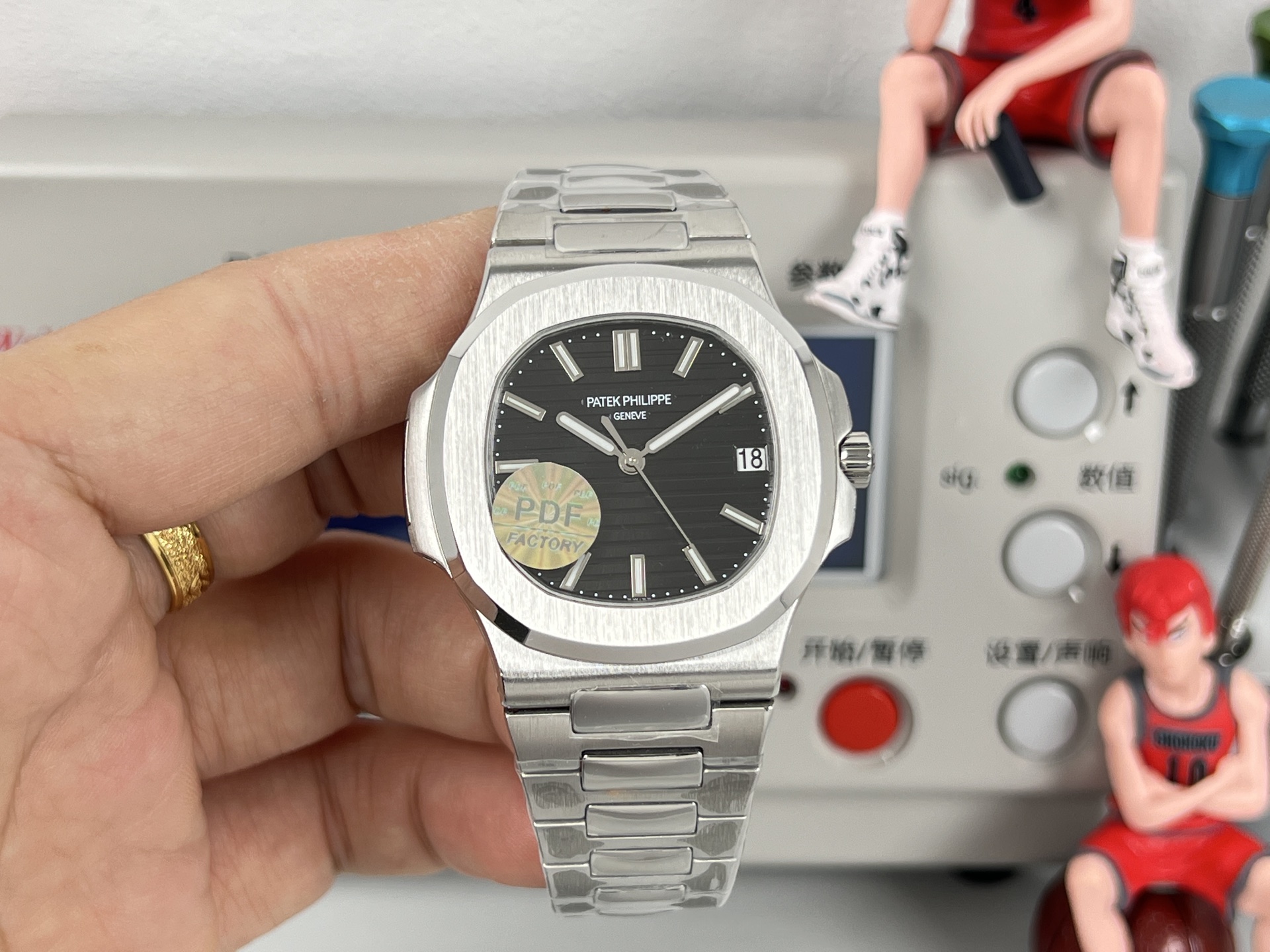 Patek Philippe Nautilus 5711 / 1A-010 stainless steel case and bracelet, black dial 40mm Men's Automatic