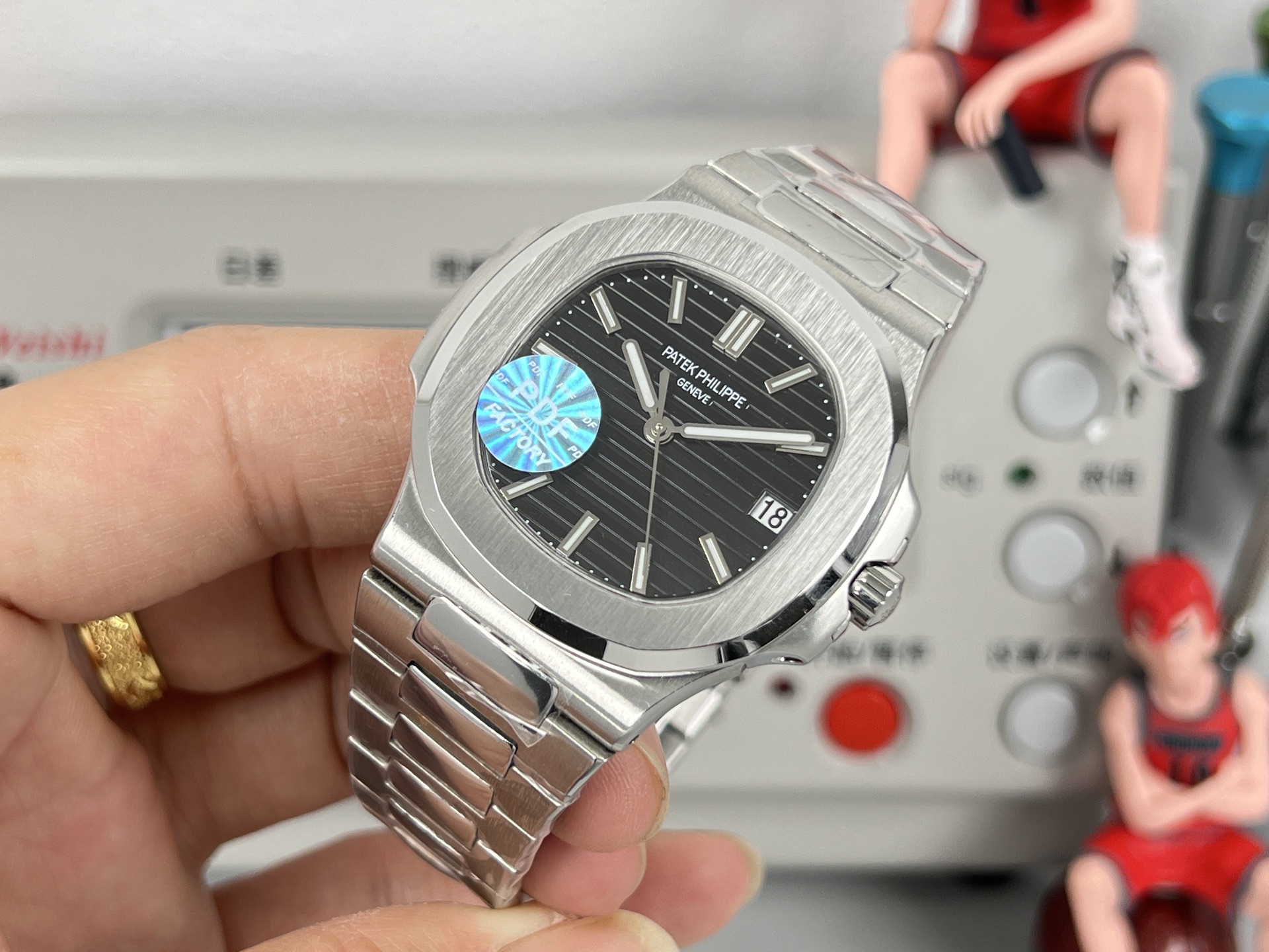 Patek Philippe Nautilus 5711 / 1A-010 stainless steel case and bracelet, black dial 40mm Men's Automatic