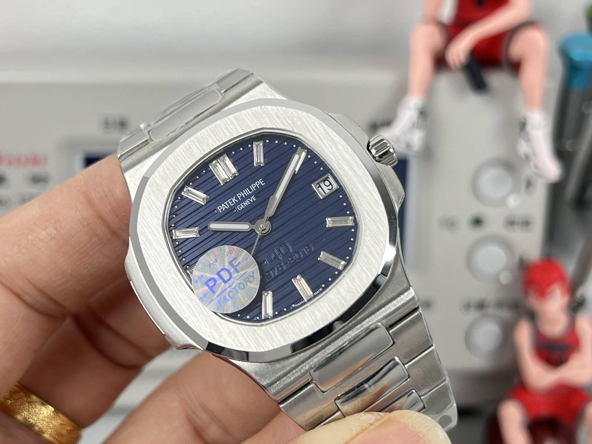 Patek Philippe Nautilus 5711 / 1A-010 stainless steel case and bracelet, blue dial 40mm Men's Automatic