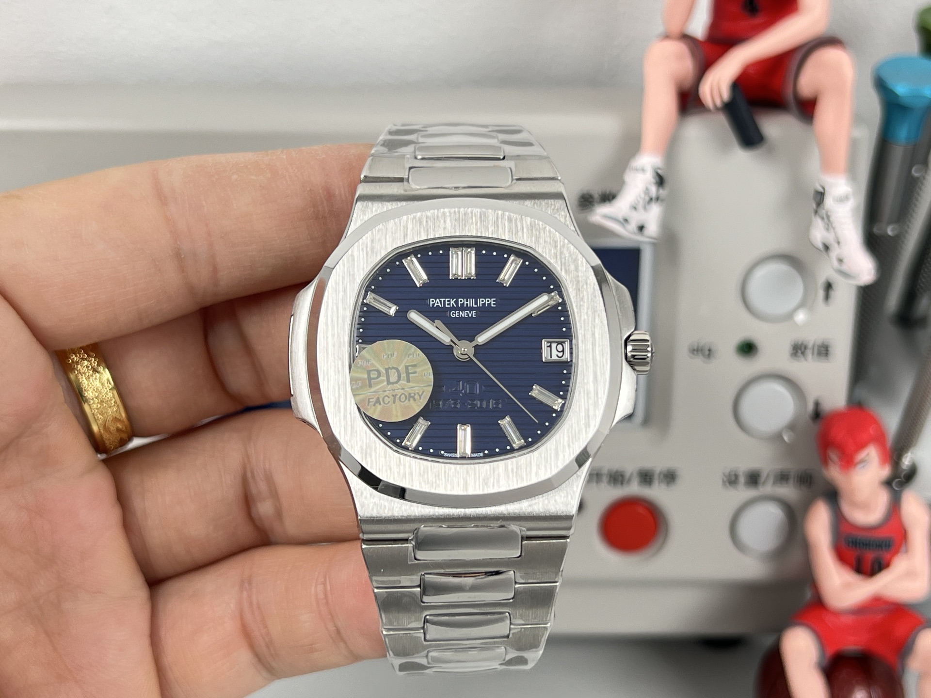Patek Philippe Nautilus 5711 / 1A-010 stainless steel case and bracelet, blue dial 40mm Men's Automatic