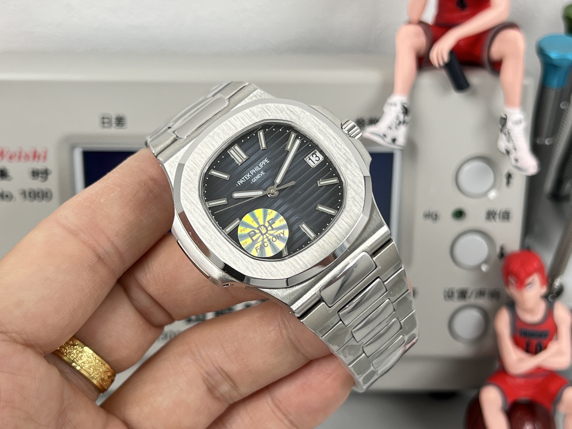 Patek Philippe Nautilus 5711 / 1A Boîtier en acier, lunette en acier, cadran noir, bracelet en acier 40 mm Automatique pour homme