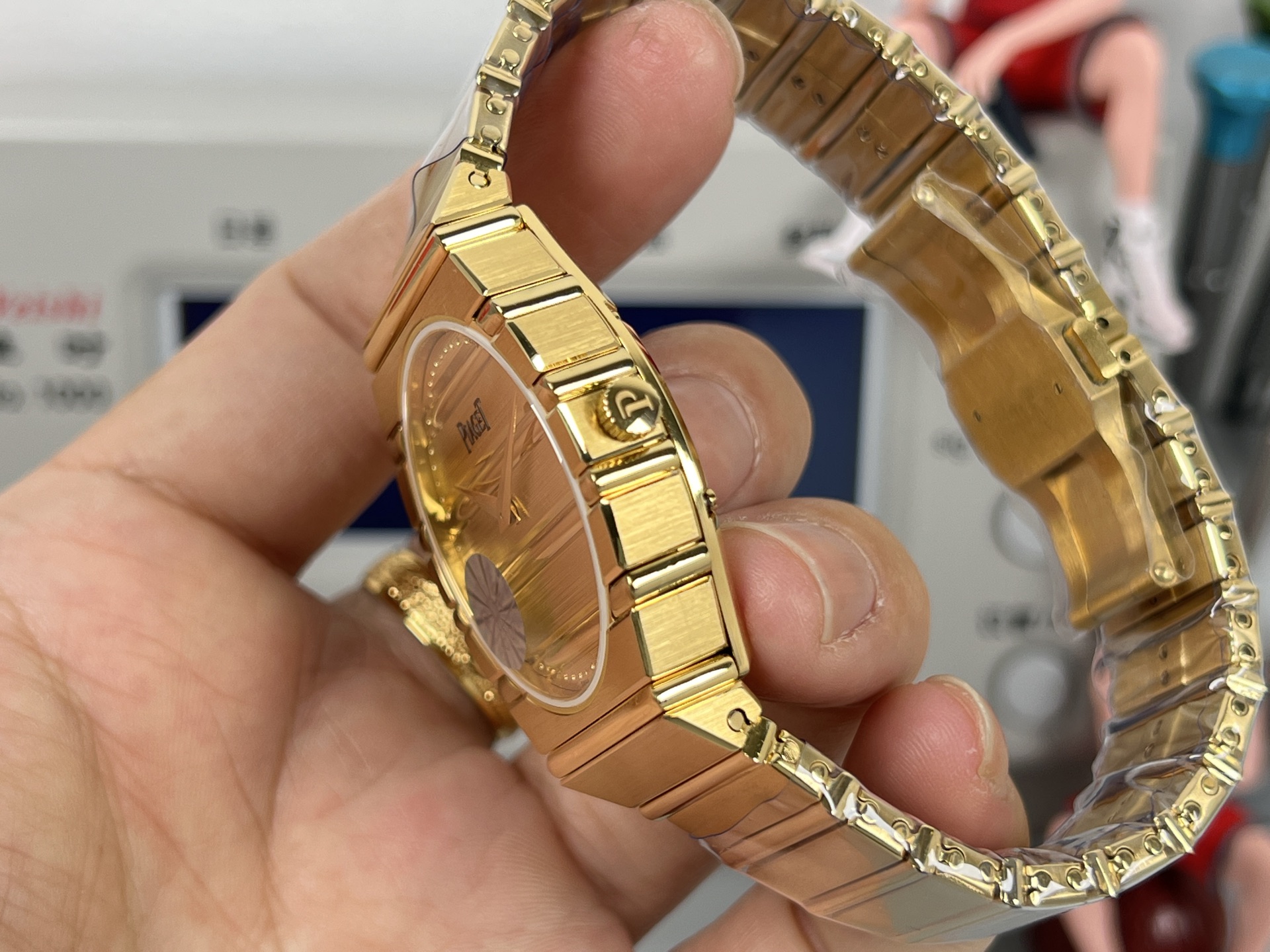 Piaget Piaget Polo G0A49150 gold case / gold bezel / gold dial / gold bracelet 42mm Men's Automatic