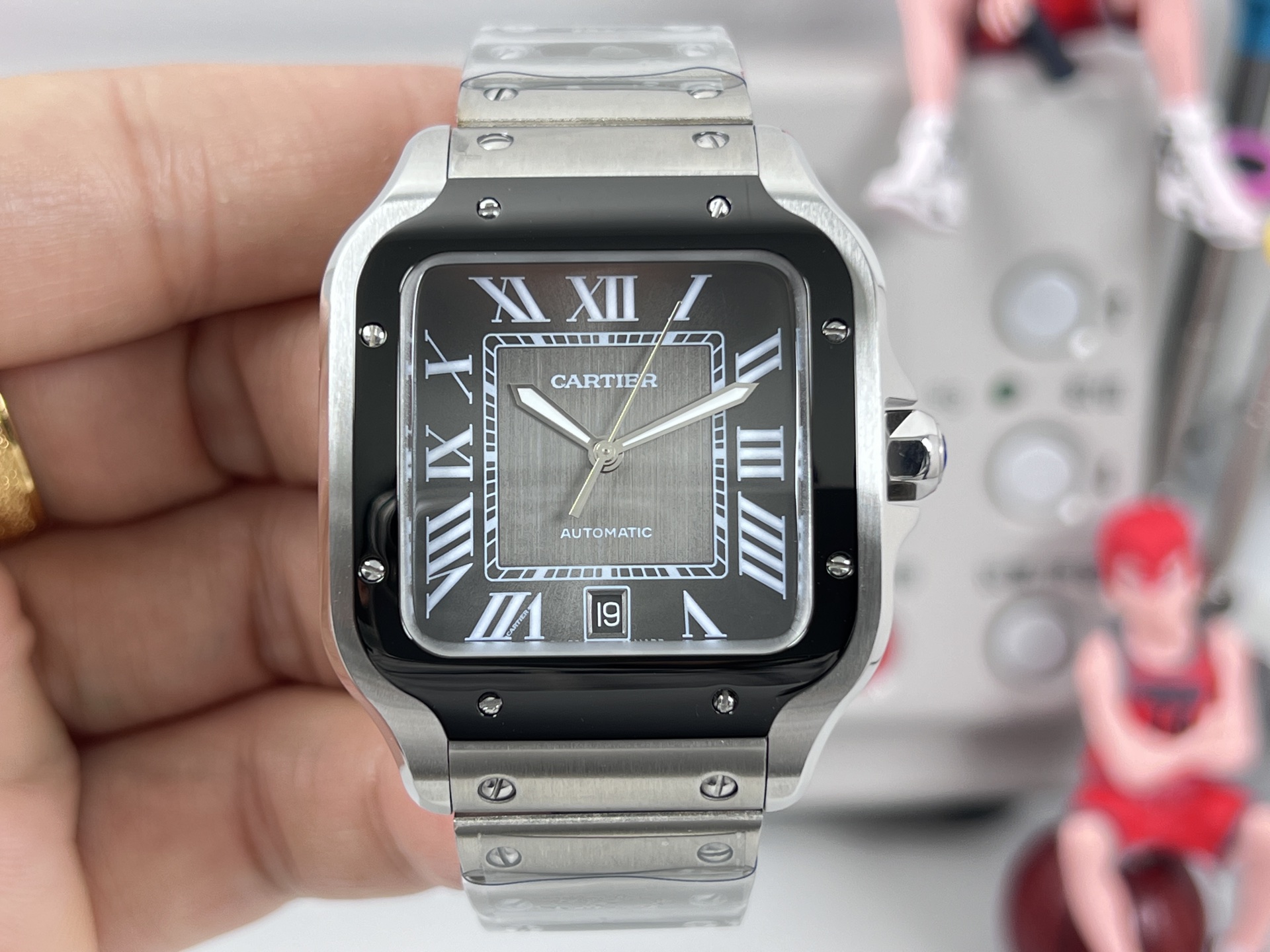 Cartier Santos de Cartier Silver case and bracelet, black bezel, black dial, white markers 39mm Men's Automatic