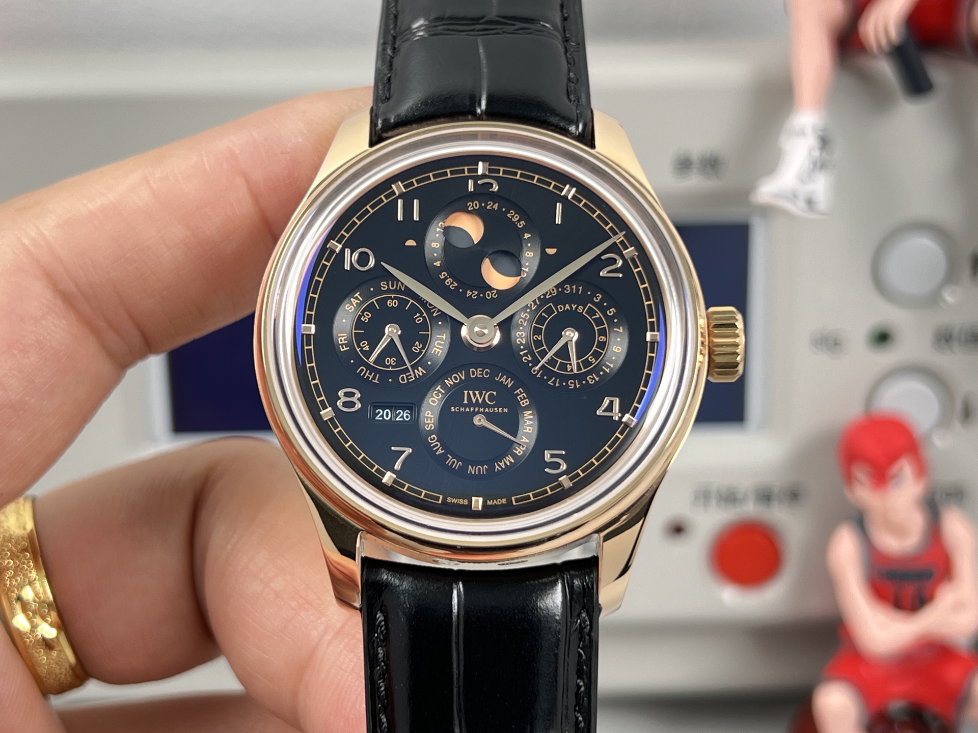 NO:765771,Produced by V9, white shell, rose shell, woven strap 50 V9 Factory IWC Portuguese series V9F true perpetual calendar, the first perpetual calendar IWC in the replica industry. It uses imported precision work as the basic movement and upgraded it to a copy of the 52610 movement. It not only realizes most of the functions of the perpetual calendar, but also has stable running time and a very low repair rate. This is a rare and durable complex function watch in the replica market. Reasons to buy  1. [Perpetual Calendar] - The perpetual calendar year at 8 o'clock is running normally (2017-, you can return it to the factory for free to replace the year module). It can be adjusted through the hidden button on the case like the original one, and is better than the original reversible adjustment (the original year is irreversible, and you will need to repair it at your own expense after adjustment);  2. [Sun, Moon and Star] - The date (3 o'clock), month (6 o'clock), and day of the week (9 o'clock) are all operating normally and can be adjusted manually (the date can be adjusted in both directions by pulling out the second gear, the month can be adjusted by the hidden button at 8 o'clock, and the day of the week can be driven by adjusting the pointer);  3. [Exquisite workmanship] - Both inside and outside, the case and strap are molded with German CNC equipment, and QC is done manually one by one in the later stage. The sandblasting and chamfering of every part of the case is almost as good as the original. The text and font distribution of the movement is synchronized with the original. The polished details of the fish scale pattern and other textures are very exquisite. The arched anti-scratch mirror is as transparent as the original.  4. [Elegant to use] - Size 41mm*13mm, more suitable for Asian wrists, elegant and versatile shell shape, showing gentlemanly temperament, same style as Chen Bolin and Zhang Ruoyun.  5. [Movement Stable] The Grand Seiko movement is inherently error-free and stable. On this basis, all finished watches will be simulated and tested on the QE simulator imported from Switzerland for one day after successful assembly. They will only be shipped if there are no errors or unexpected stops. This is the most complex and stable watch in the history of the COPY market.  V9Factory creates miracles starting from the 'core'. Every V9 watch has a built-in remote anti-counterfeiting chip, so that buyers can buy with peace of mind and avoid unscrupulous merchants from selling substandard goods as gifts. For the best luxury recommendation, please look for the exclusive quality of V9, iwc19860909V9 出品 白壳,玫壳,编织带50 V9 Factory 万国葡萄牙系列V9F真万年历,复刻界第一支万年历万国,采用进口大精工作为基础机芯升级为52610机芯副本,不但实现了万年历大部分功能而且走时稳定,返修率极低,这是复刻市场少有的耐操性复杂功能腕表. 入手理由 1、【万年历】——8点位置万年历年份正常运行（2017-,可免费返厂更换年份模块）,和原装一样可通过表壳隐藏按钮调整,且优于原装可逆调（原装的年份是不可逆的,调过了就要自费维修）； 2、【日月星】——日期（3点位）、月份（6点位）、星期（9点位）均正常传动运行,且可以手动调整（日期通过拔出第二档双向调整、月份通过8点位隐藏按钮调整、星期可通过调整指针带动）； 3、【做工考究】——内外兼修,德国CNC数控设备开模表壳表带,后期人工逐个QC,表壳每一处的拉沙和倒角几乎媲美原装,机芯文字字体分布同步原装,鱼鳞纹和其他纹路打磨细节十分精致.拱形防刮镜面和原装一样的通透. 4、【上手优雅】——尺寸41mm*13mm,更适合亚洲手腕,壳型优雅百搭,尽显绅士气质,陈柏霖、张若昀同款. 5、【机芯稳定】大精工机芯与生俱来误差小且稳定,在此基础上,所有成表装配成功后都会在瑞士进口的QE模拟器上模拟测试一天,没有误差或者偷停的情况下才会出货,这是有史以来COPY市场最复杂且最稳定的表款 V9Factory一从“芯”开始,创造奇迹.每一支V9的腕表包装里都内置了远程防伪芯片,让买家买个放心,避免不良商贩以次充好送礼最佳奢华推荐请认准V9独家品质,,iwc,Watch