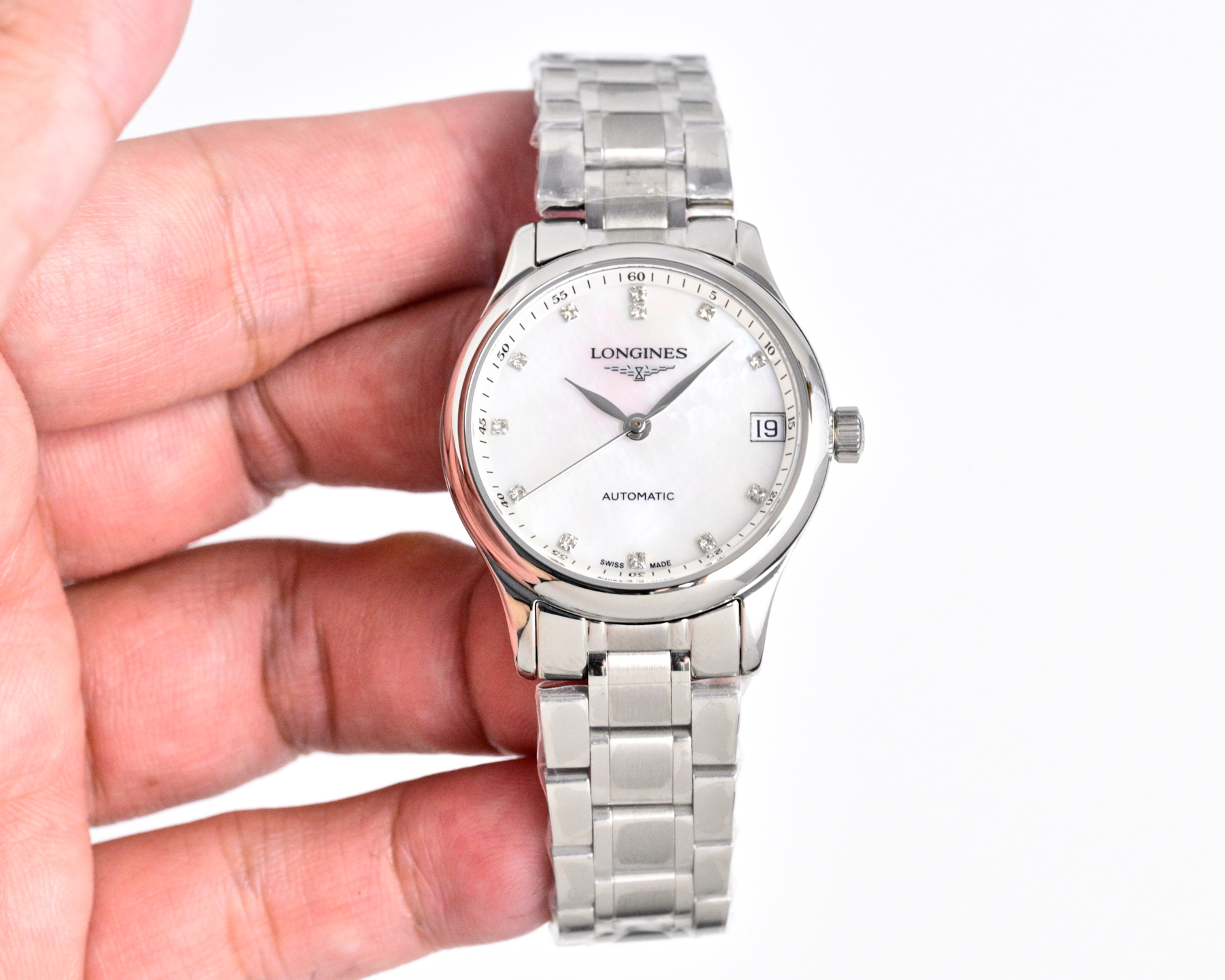 NO:764535,Gold Longines classic series, 38.5mm classic size, the case is made of 316 stainless steel, bright luster, comfortable to wear, using anti-glare sapphire double div mirror, equipped with imported 2824/2892 movement, double calendar 2836 movement, affordable price, famous craftsman watches have always been known for carrying timeless classic, elegant and restrained style, they are your best choice,,,longines19860909金 浪琴经典各系列,38.5mm经典尺寸,表壳由316精钢精磨细造,光泽明亮,佩戴贴手舒适,采用防眩目蓝宝石双卜镜面,配有进口2824/2892机芯,双日历2836机芯,价格实惠,名匠腕表向来以携永经典,优雅内敛的风格而著称,是您的不二之选,,,longines,Watch