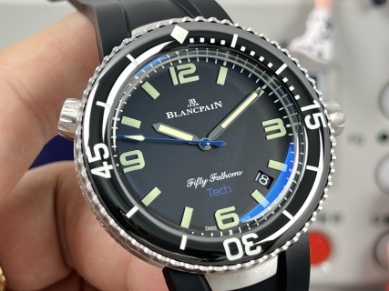 Blancpain Fifty Fathoms Tech 5029 12B30 94A detail 4