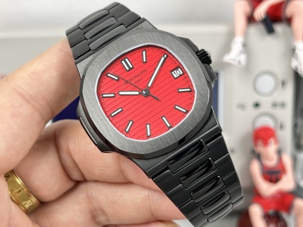 Patek Philippe Nautilus 5711 Custom detail 2