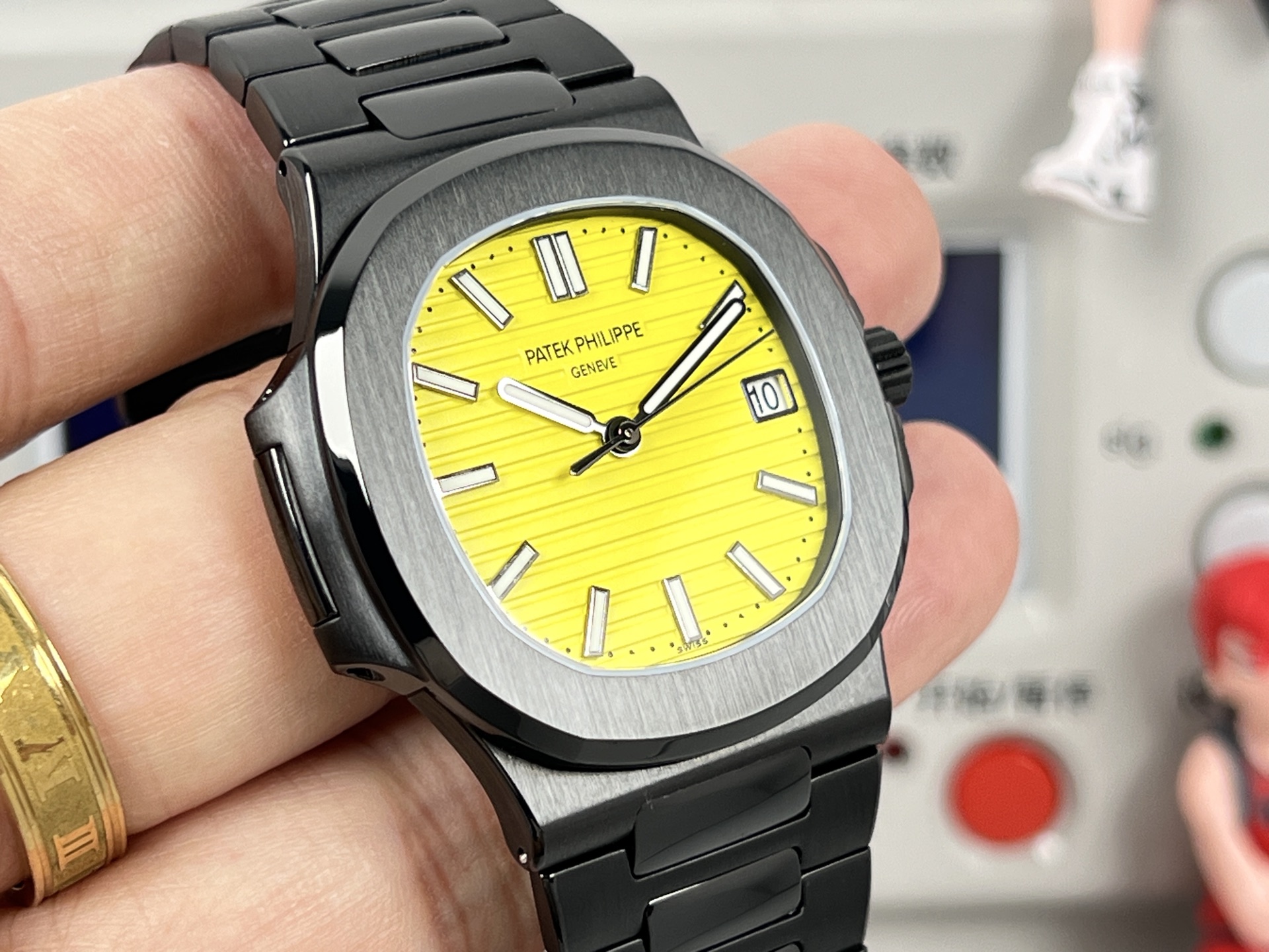 Patek Philippe Nautilus 5711 Custom detail 2
