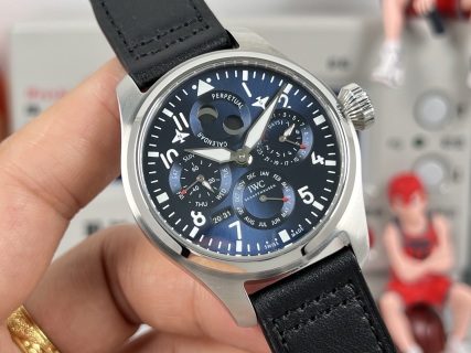 IWC Big Pilot's Watch Perpetual Calendar IW503605 detail 2