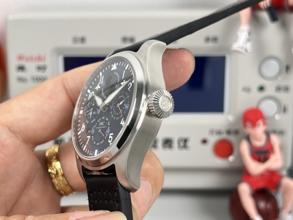 IWC Big Pilot's Watch Perpetual Calendar IW503605 detail 6