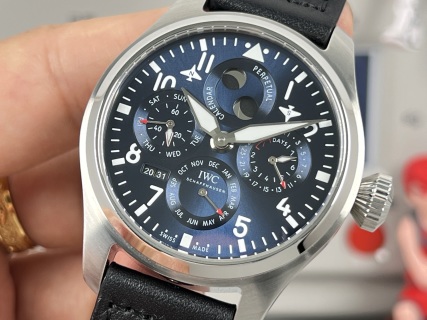 IWC Big Pilot's Watch Perpetual Calendar IW503605 detail 5