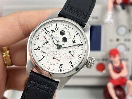 IWC Big Pilot's Watch Perpetual Calendar Spitfire IW503601 detail 3
