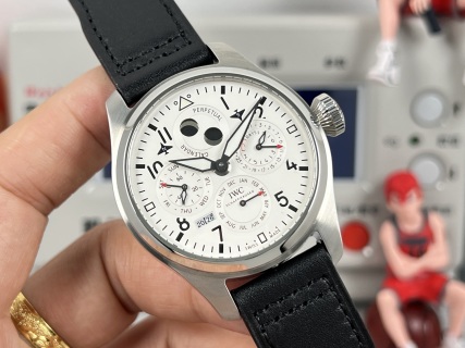 IWC Big Pilot's Watch Perpetual Calendar Spitfire IW503601 detail 2
