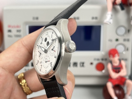 IWC Big Pilot's Watch Perpetual Calendar Spitfire IW503601 detail 6
