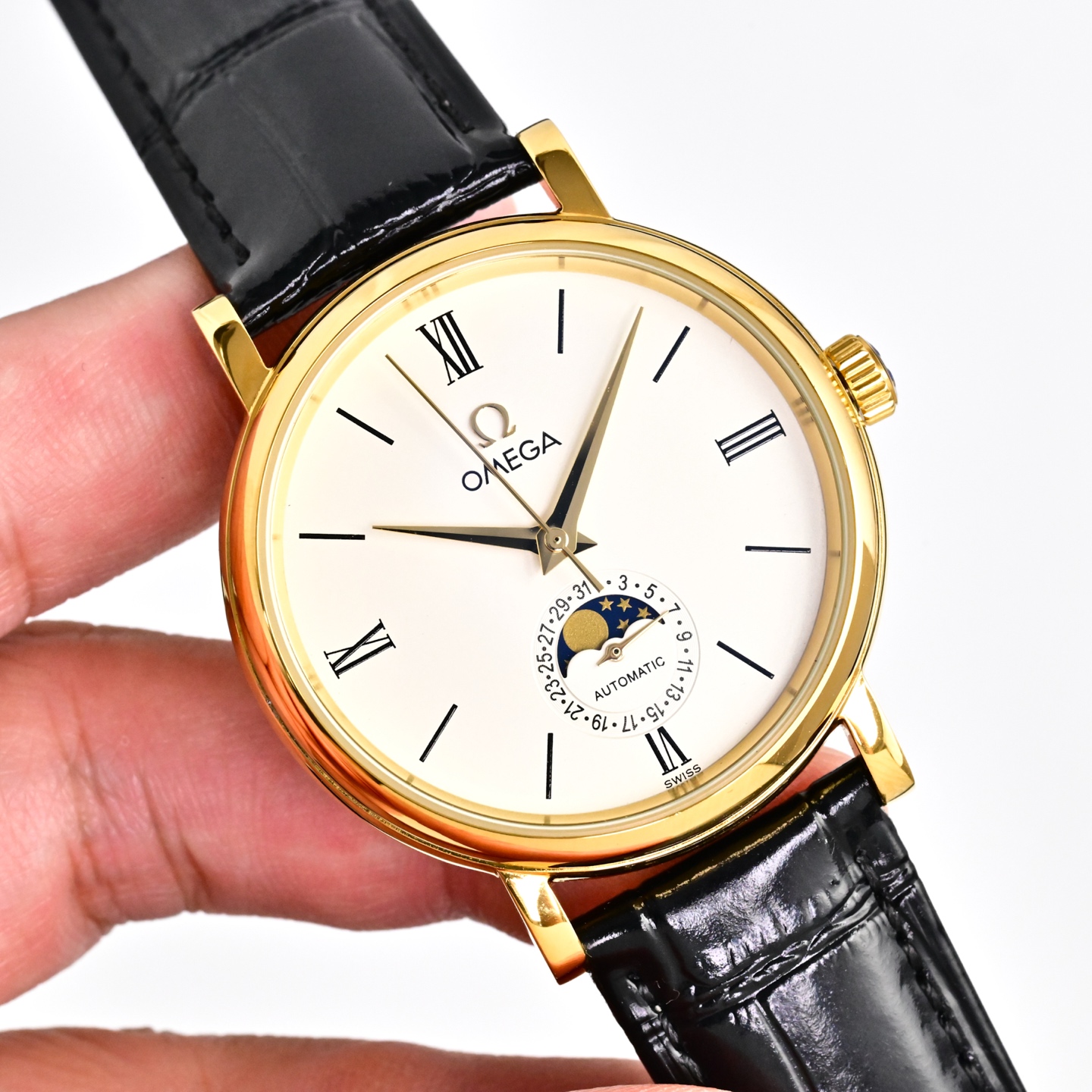 NO:924232,White shell, gold shell [2026 wall crack recommends the highest replica V4 upgraded version on the market Vacheron Constantin watch!  】 1 [Case] Size 40MMX9MM, perfectly round case, with slightly isolated lug design, making it more suitable for the wearer's wrist. Each finished case needs to undergo MK's strict quality control to restore the unique texture of the original. 2 [Movement] Steel wheels and other components are carefully decorated by MK watchmakers, and the automatic oscillating weight is plated with 18k gold, maximizing the original exquisite craftsmanship.  3 [Mirror] The two sapphire glass mirrors on the front and rear are treated with anti-vertigo coating. 4 [Strap] Double-layer Italian calfskin, with Maltese cross pin buckle. A sincere work, you are welcome to appreciate it,,vacheron,cowhide19860909白壳,金壳【2026墙裂推荐市场最高复刻 V4升级版本 江诗丹顿腕表！】 1【表壳】尺寸40MMX9MM,完美圆形的表壳,搭配微孤式表耳设计,使之更加贴合佩戴者的手腕.每一个成品壳套,都需经过MK严格的质量把控,方能还原正品独特的质感. 2【机芯】钢轮等部件均由MK制表师精工装饰,自动摆陀更是镀有18k金,最大限度呈现原装精湛的工艺水平. 3【表镜】前后两片蓝宝石玻璃镜面,均有防眩晕镀膜处理. 4【表带】双层意大利小牛皮,搭配马耳他十字针扣. 诚意之作 欢迎您的品鉴,,vacheron,cowhide,Watch