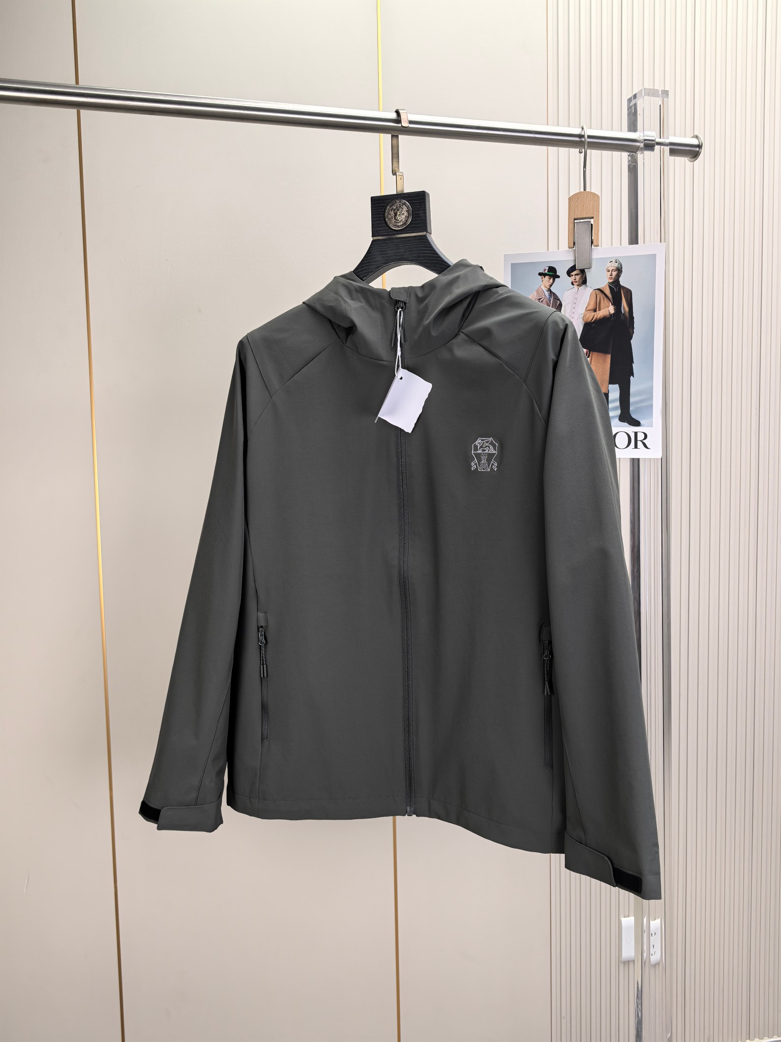 BC。2025最新款秋冬男士新品 防风防雨夹克冲锋衣！连帽外套更是秋冬衣橱里必不可少的一件！胸口刺绣LO
