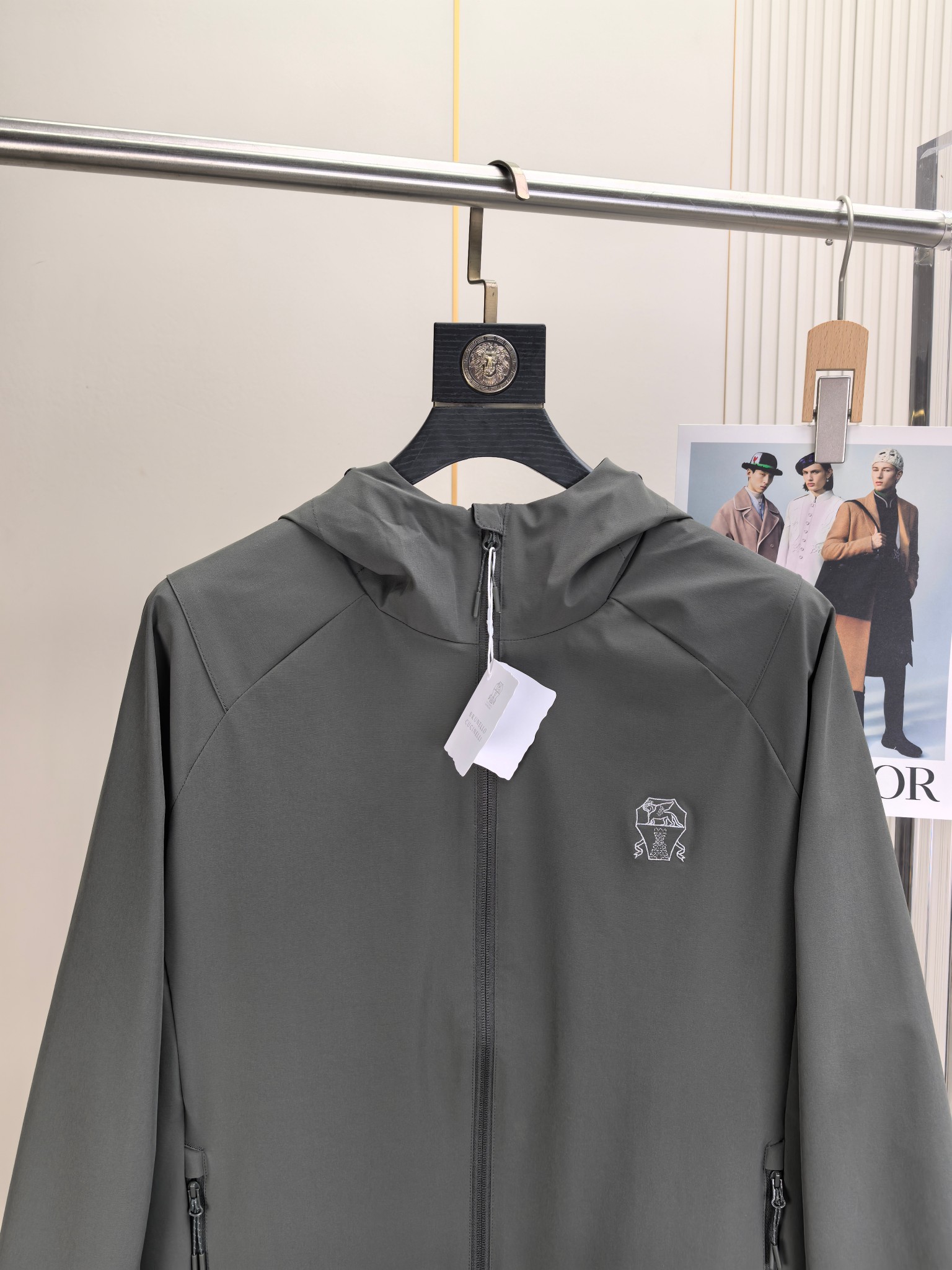 BC。2025最新款秋冬男士新品 防风防雨夹克冲锋衣！连帽外套更是秋冬衣橱里必不可少的一件！胸口刺绣LO