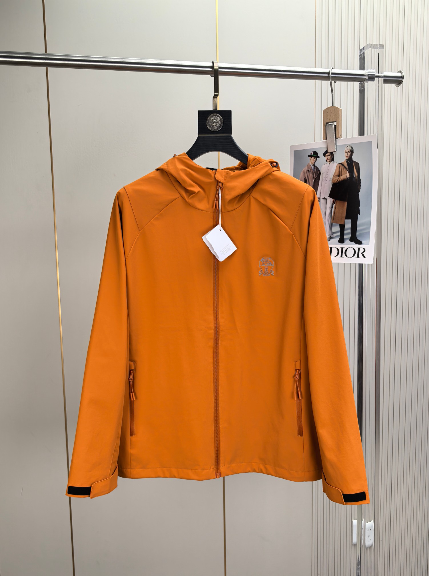 BC。2025最新款秋冬男士新品 防风防雨夹克冲锋衣！连帽外套更是秋冬衣橱里必不可少的一件！胸口刺绣LO