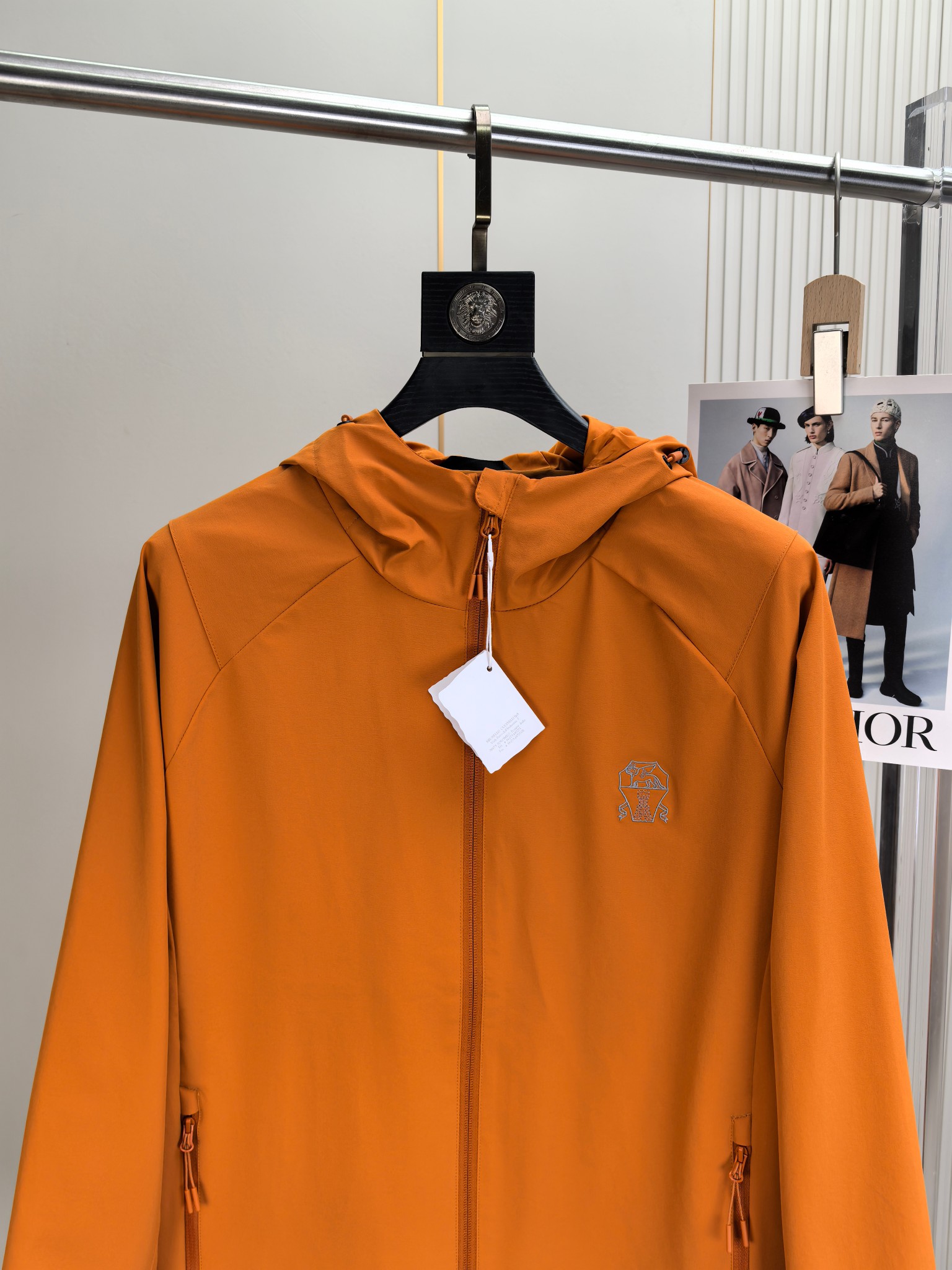 BC。2025最新款秋冬男士新品 防风防雨夹克冲锋衣！连帽外套更是秋冬衣橱里必不可少的一件！胸口刺绣LO