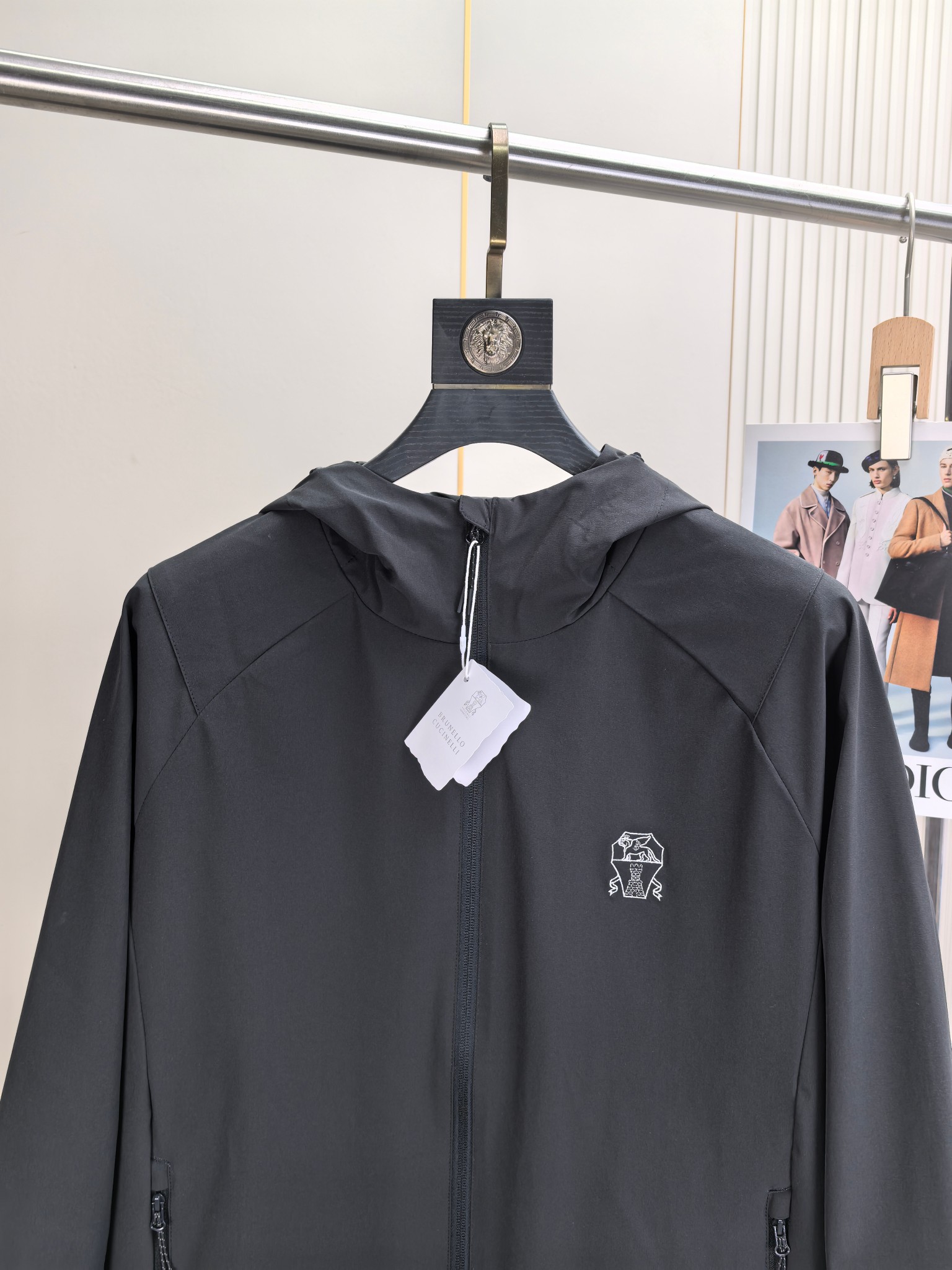 BC。2025最新款秋冬男士新品 防风防雨夹克冲锋衣！连帽外套更是秋冬衣橱里必不可少的一件！胸口刺绣LO