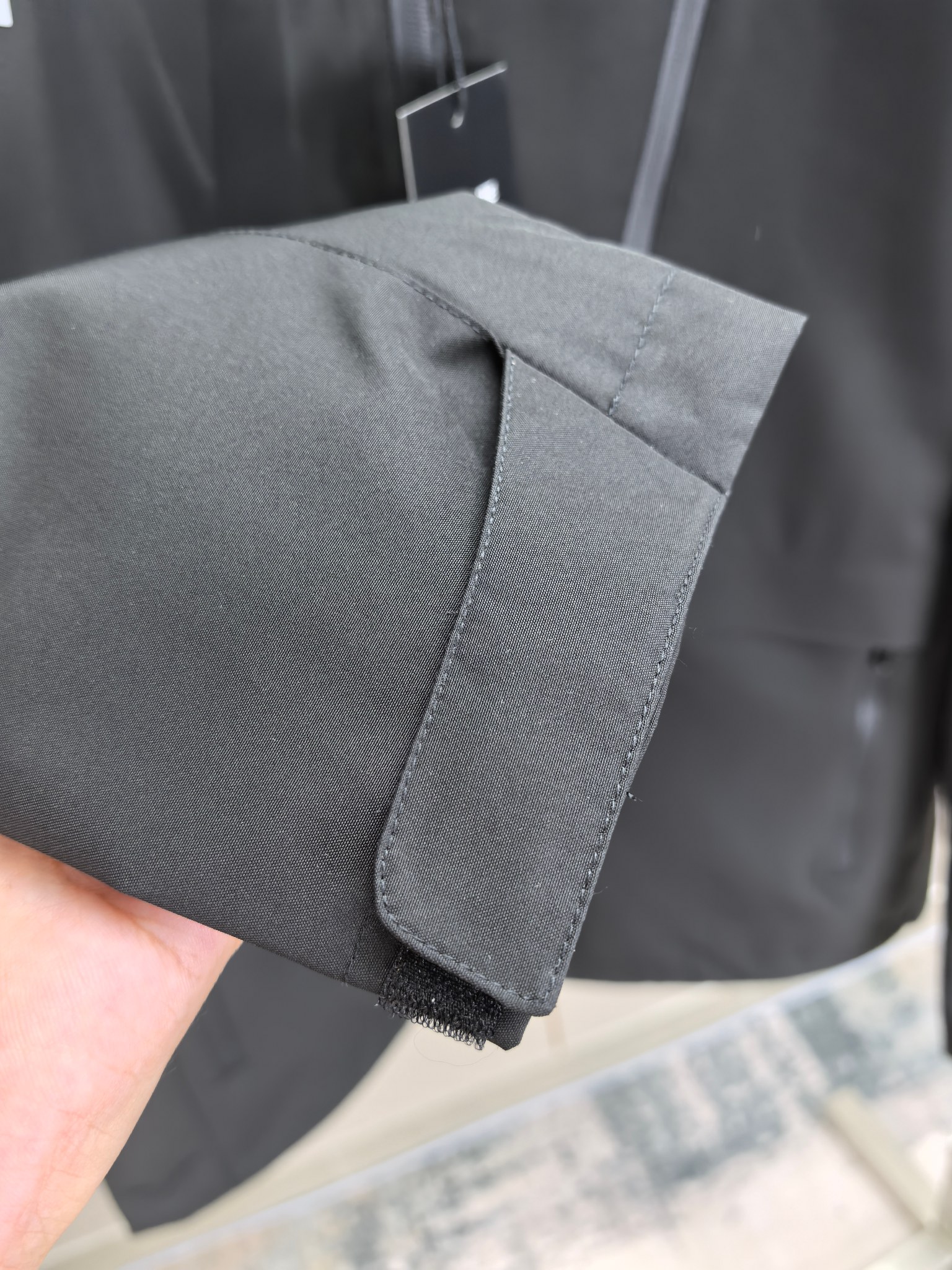 迪桑特。2025最新款秋冬男士新品 防风防雨夹克冲锋衣！连帽外套更是秋冬衣橱里必不可少的一件！胸口刺绣L