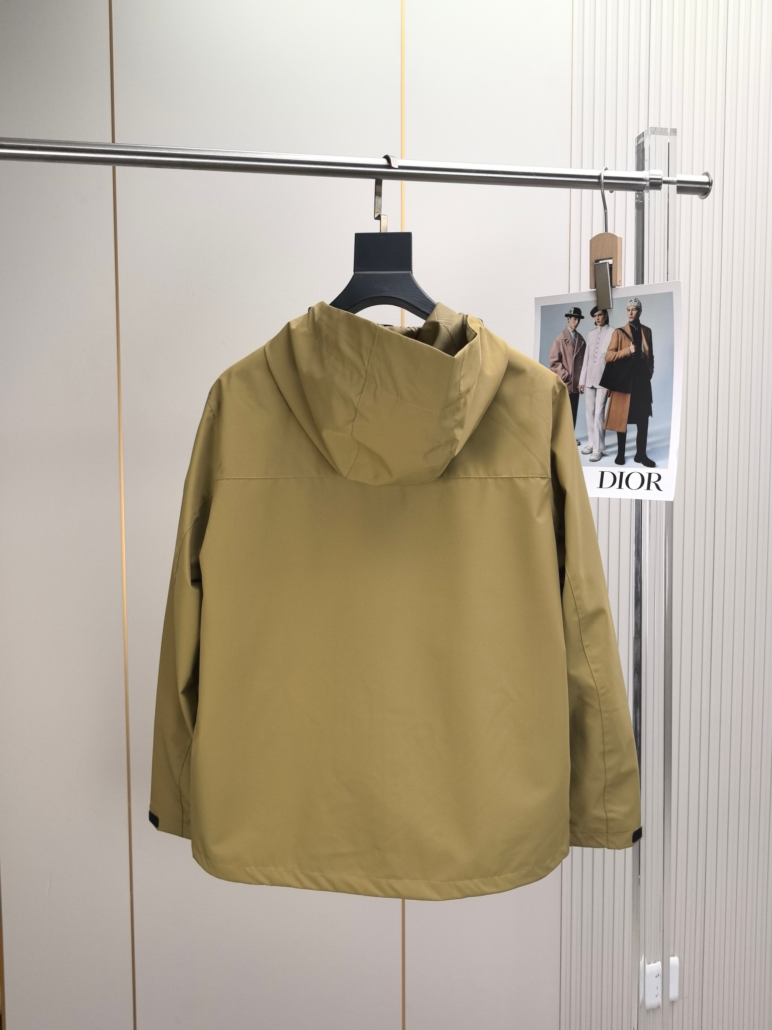 迪桑特。2025最新款秋冬男士新品 防风防雨夹克冲锋衣！连帽外套更是秋冬衣橱里必不可少的一件！胸口刺绣L