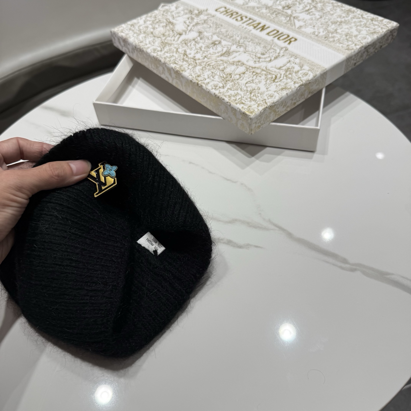 路易威登棒球帽 LouisVuitton😍新款LV毛线帽，重工打造♥️高端大气，百搭款🤗男女