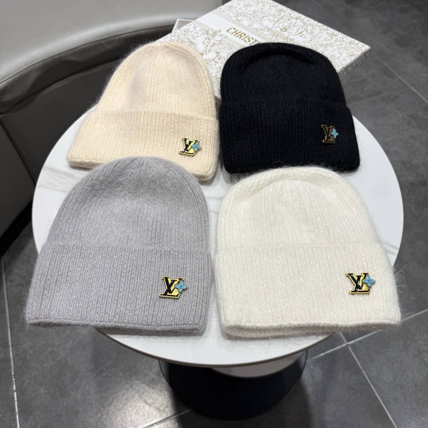 路易威登棒球帽 LouisVuitton😍新款LV毛线帽，重工打造♥️高端大气，百搭款🤗男女