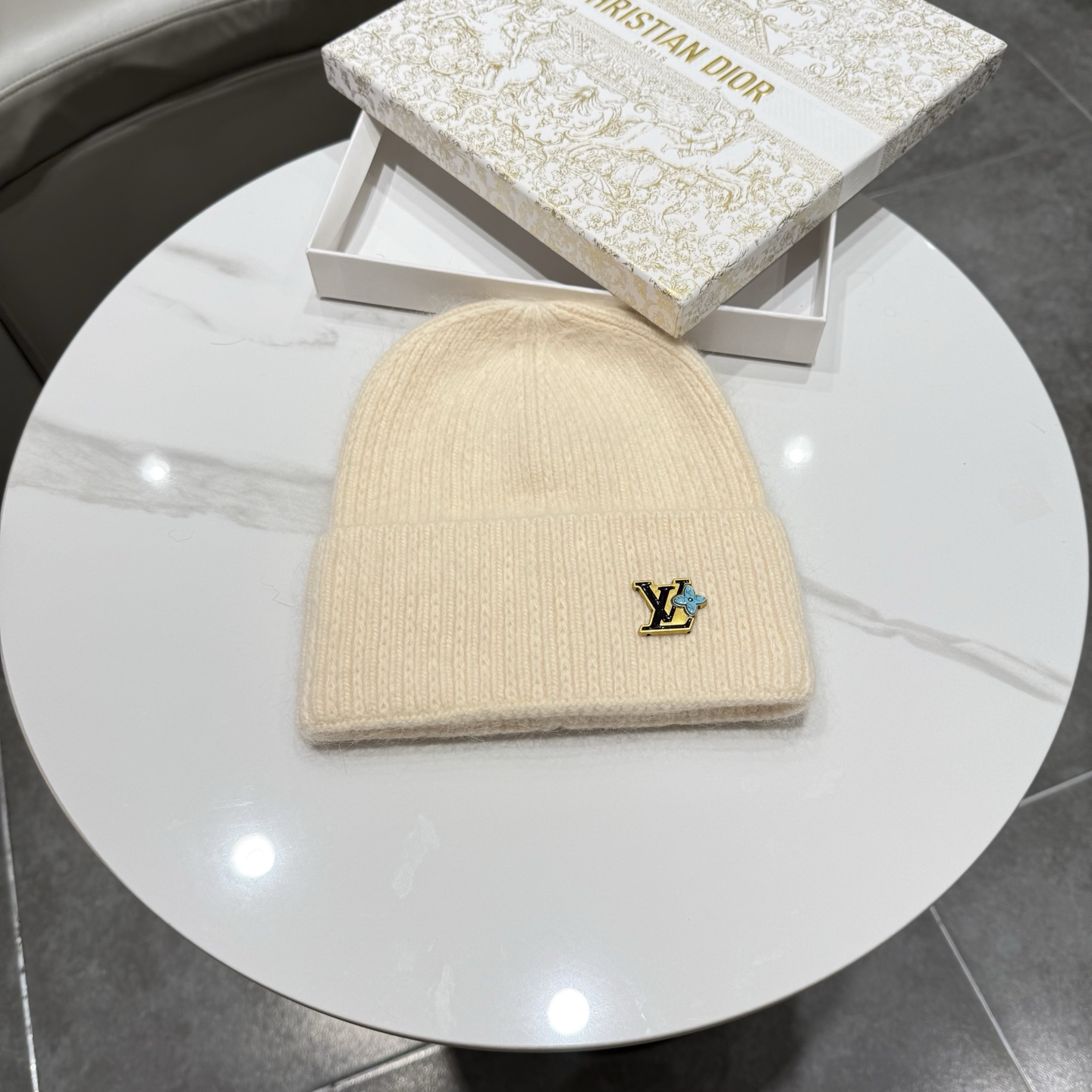 路易威登棒球帽 LouisVuitton😍新款LV毛线帽，重工打造♥️高端大气，百搭款🤗男女