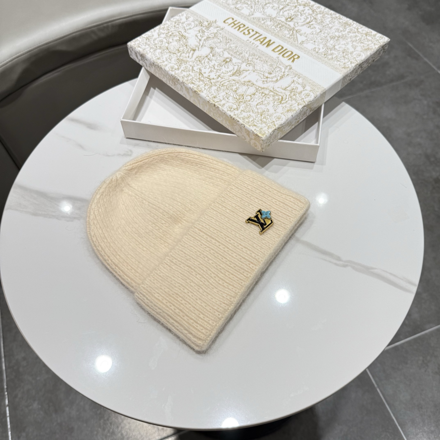 路易威登棒球帽 LouisVuitton😍新款LV毛线帽，重工打造♥️高端大气，百搭款🤗男女