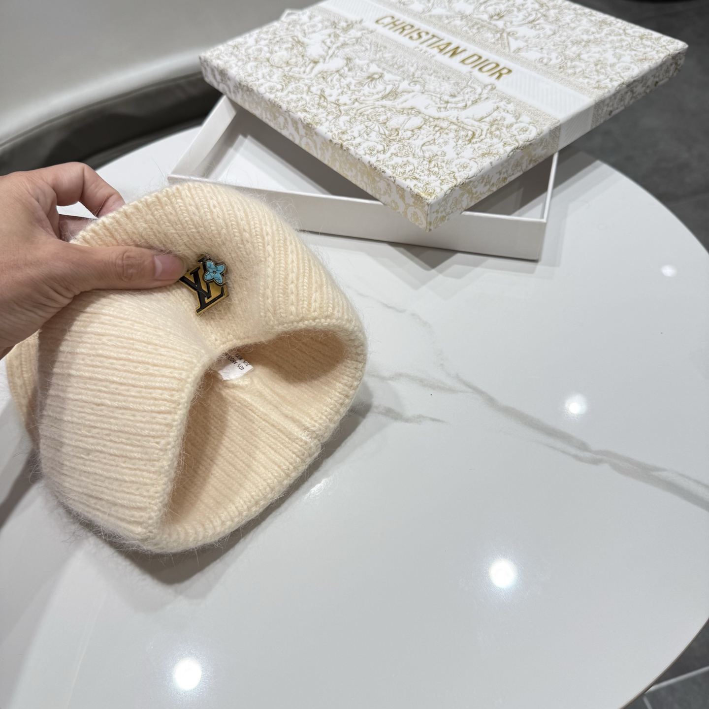 路易威登棒球帽 LouisVuitton😍新款LV毛线帽，重工打造♥️高端大气，百搭款🤗男女