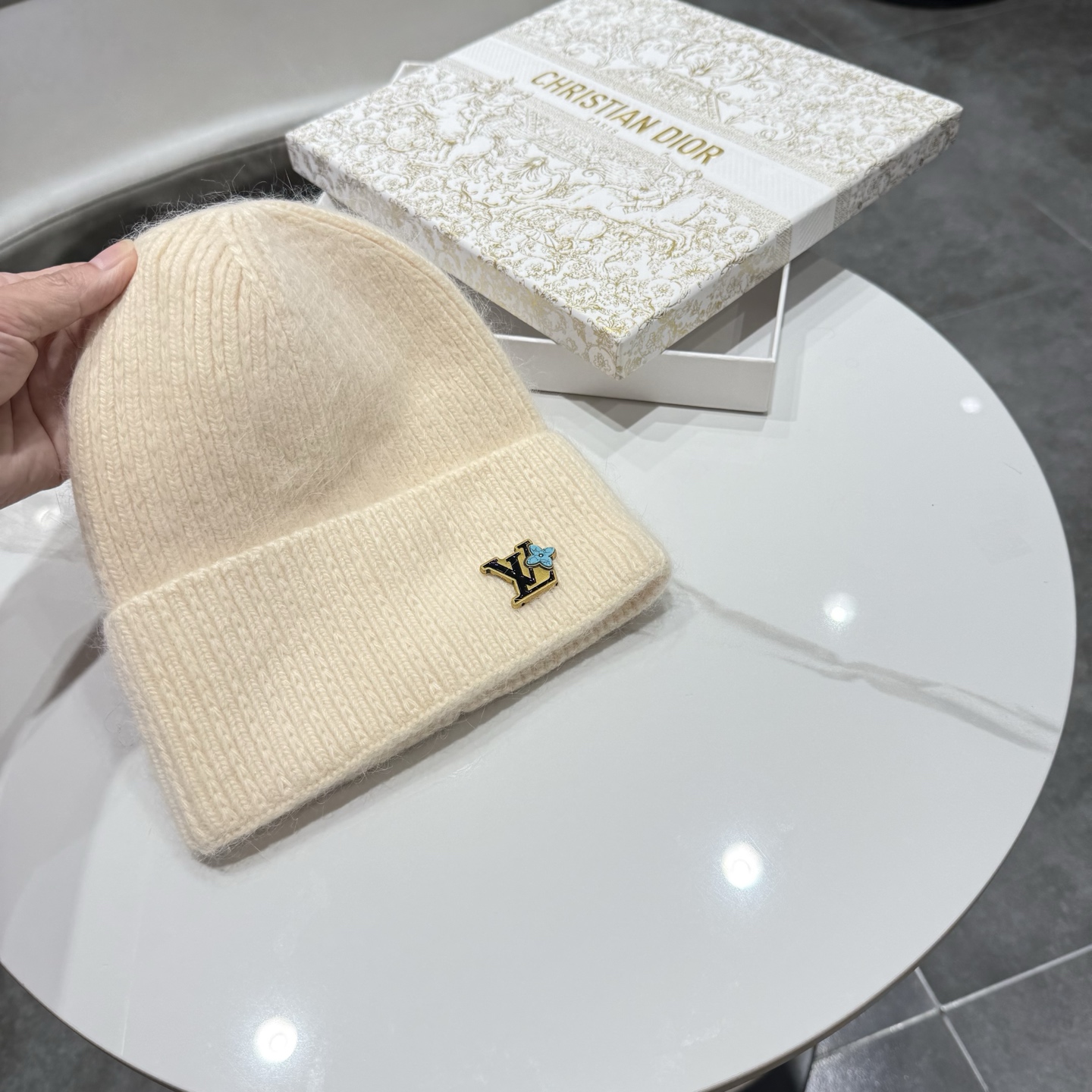 路易威登棒球帽 LouisVuitton😍新款LV毛线帽，重工打造♥️高端大气，百搭款🤗男女