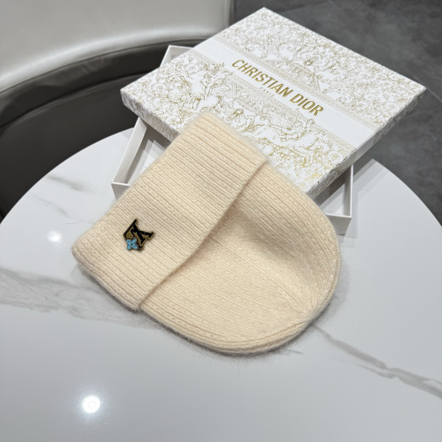 路易威登棒球帽 LouisVuitton😍新款LV毛线帽，重工打造♥️高端大气，百搭款🤗男女