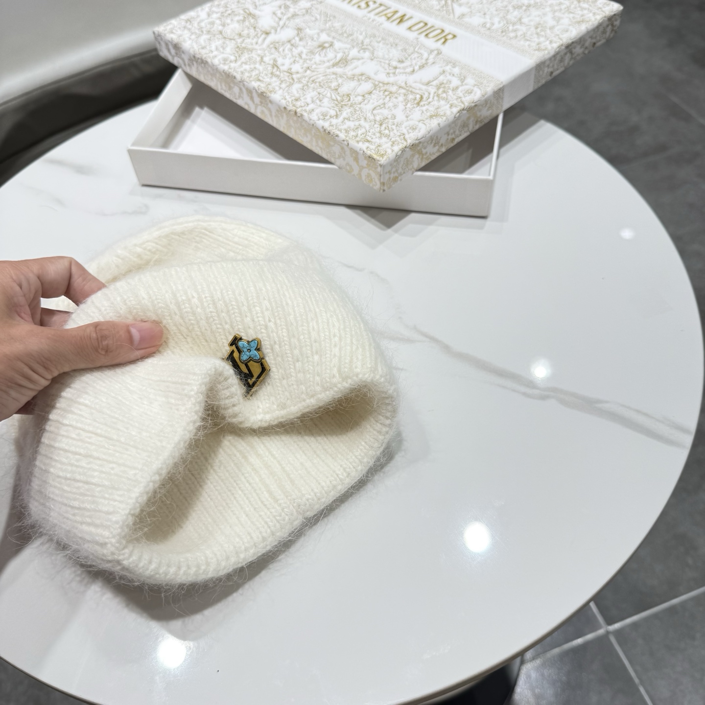 路易威登棒球帽 LouisVuitton😍新款LV毛线帽，重工打造♥️高端大气，百搭款🤗男女
